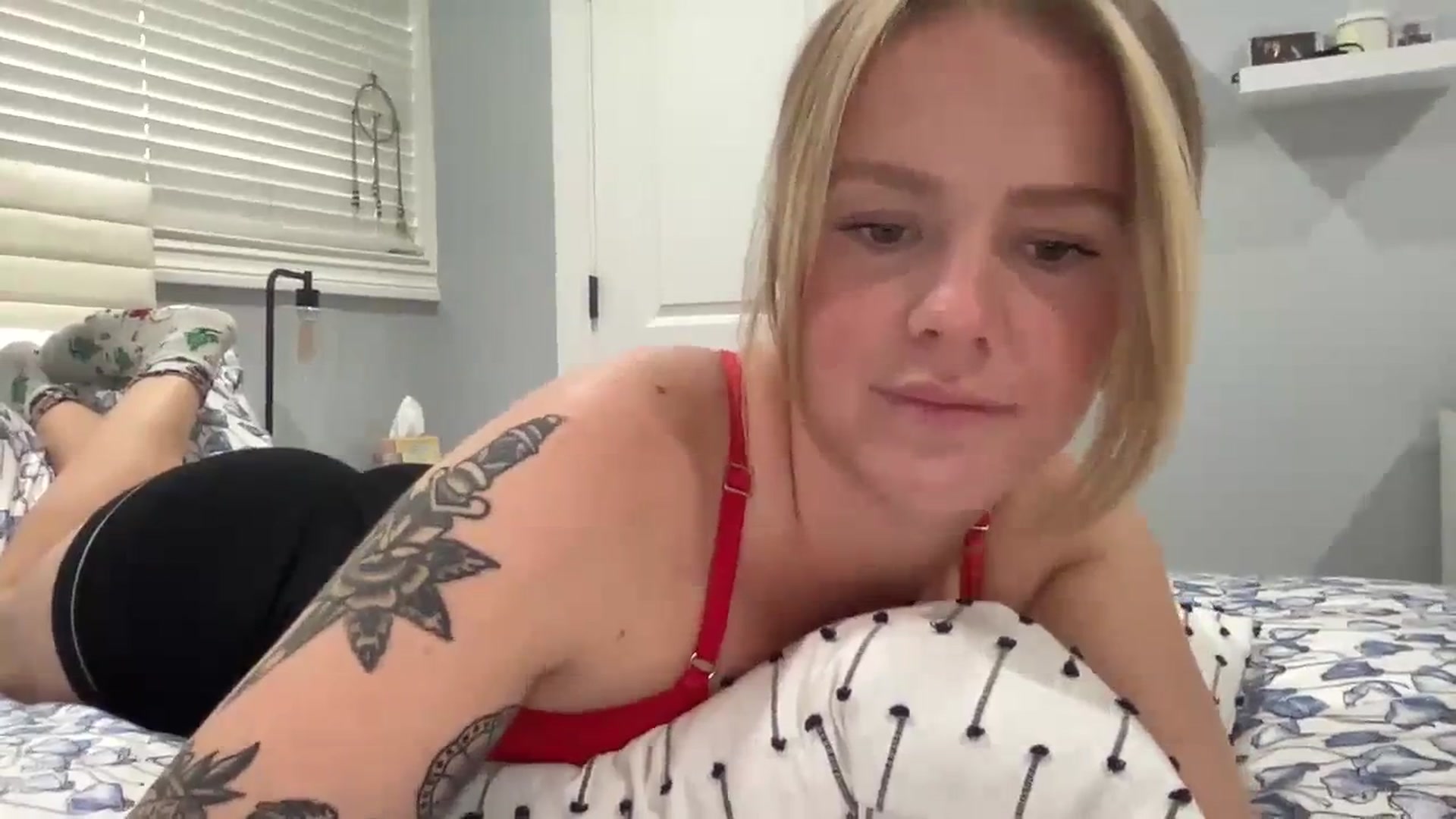 Gallery image thumbnail from KittyKat29's myfreecams stream on, 09/28/2023, 23:01 image 11 of 20