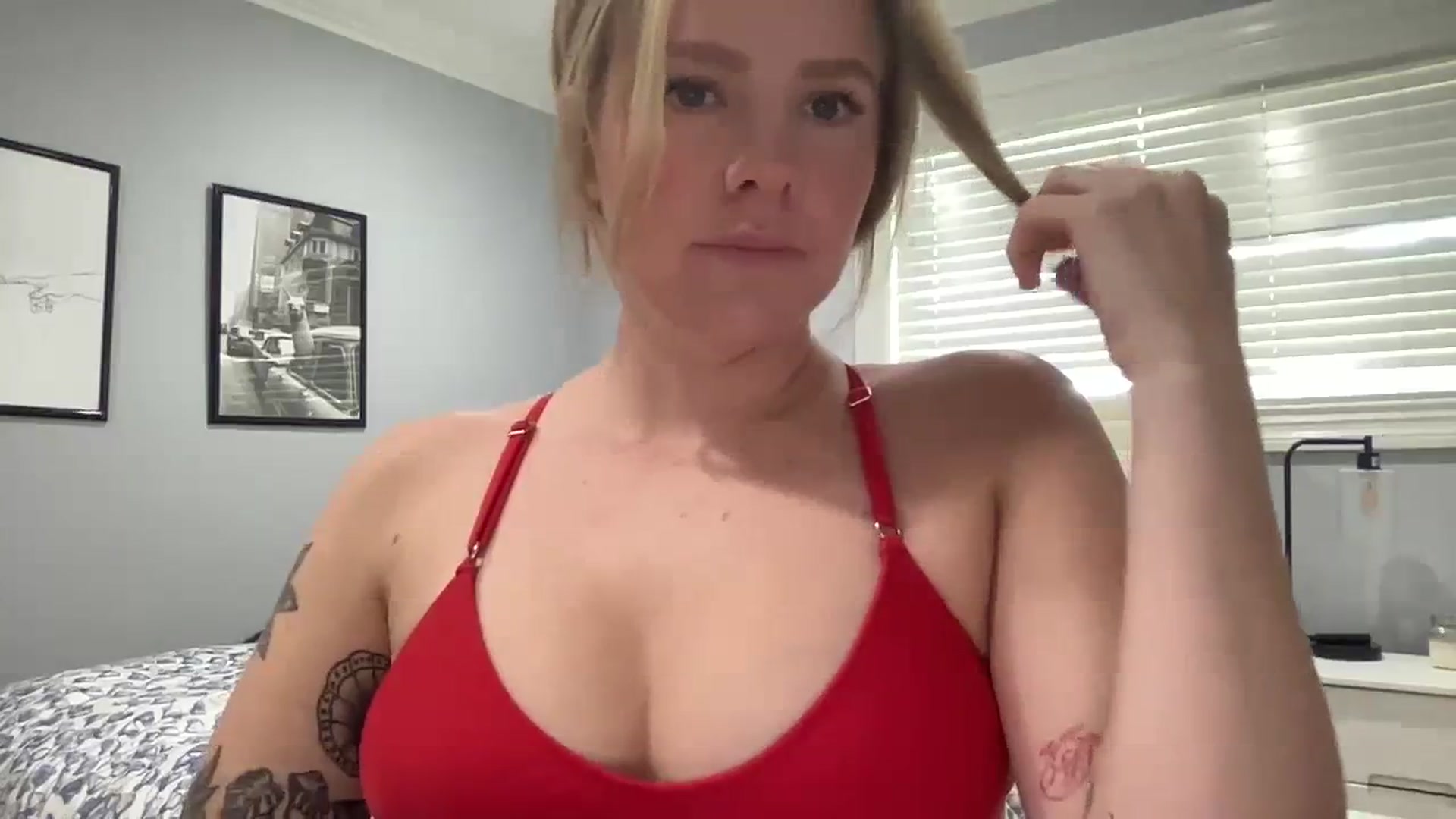 Gallery image thumbnail from KittyKat29's myfreecams stream on, 09/28/2023, 23:01 image 3 of 20