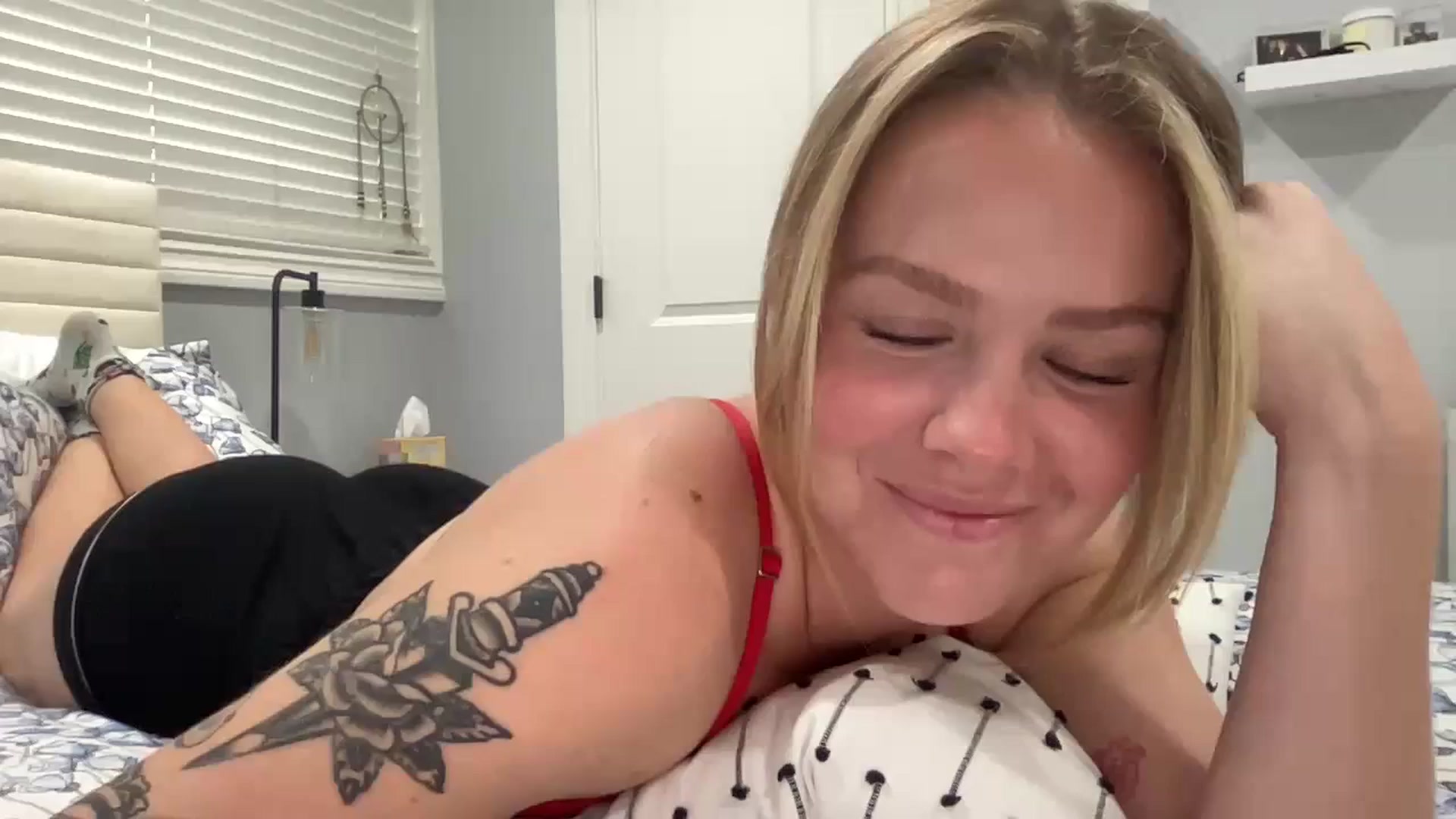 Gallery image thumbnail from KittyKat29's myfreecams stream on, 09/28/2023, 23:01 image 17 of 20