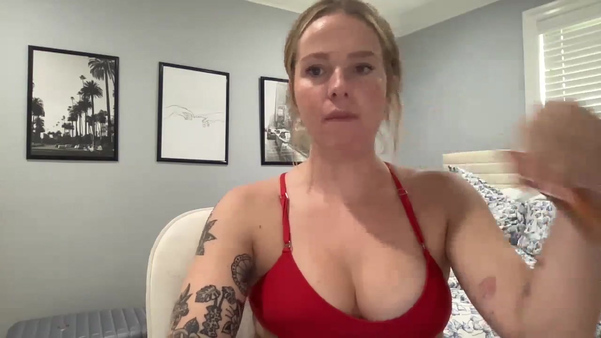 Gallery image thumbnail from KittyKat29's myfreecams stream on, 09/30/2023, 21:45 image 9 of 20