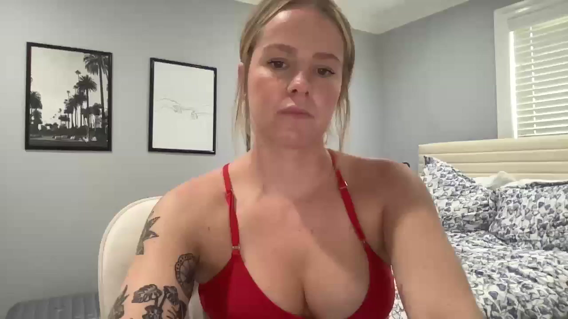Gallery image thumbnail from KittyKat29's myfreecams stream on, 09/30/2023, 21:45 image 10 of 20