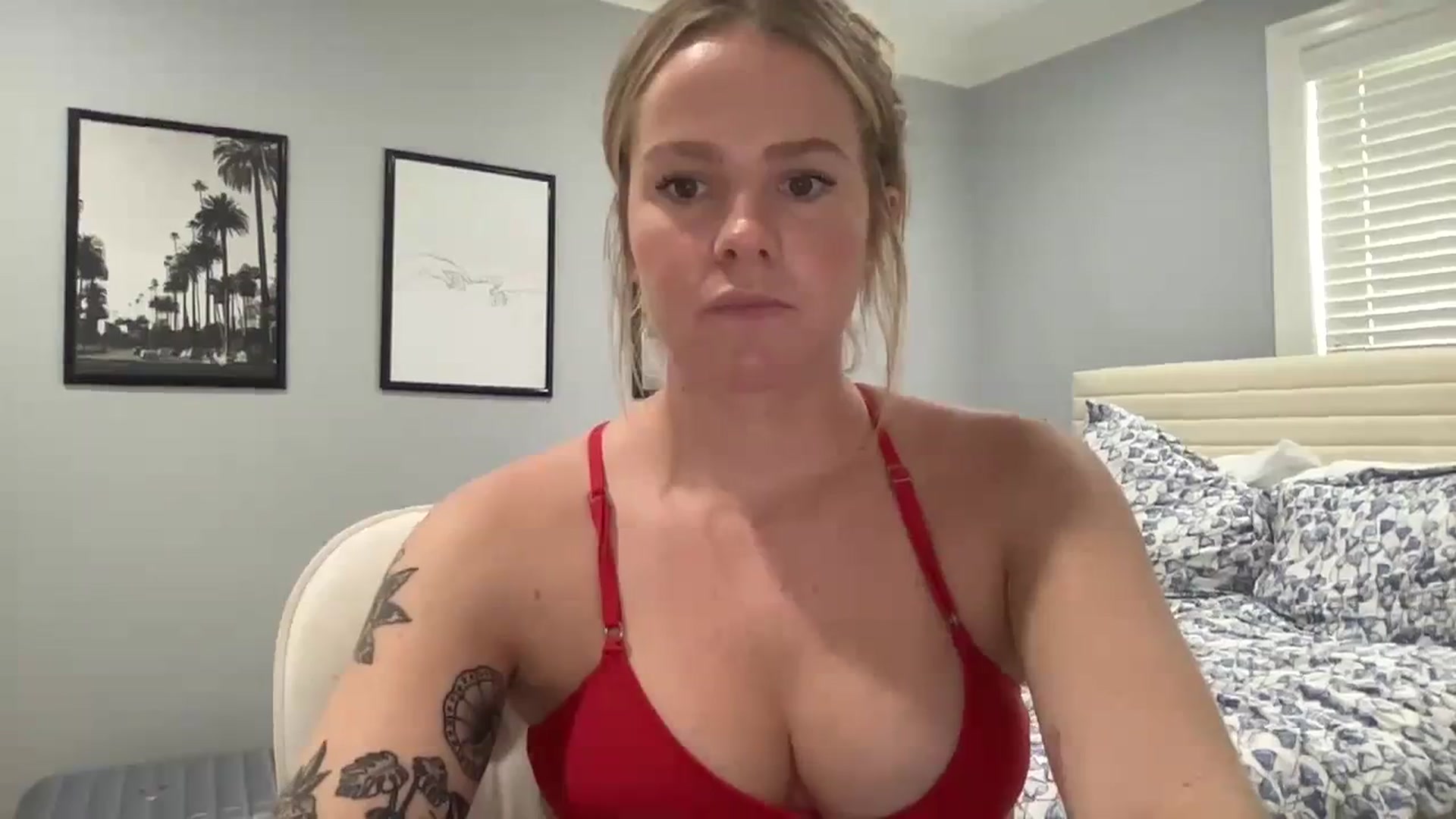 Gallery image thumbnail from KittyKat29's myfreecams stream on, 09/30/2023, 21:45 image 11 of 20