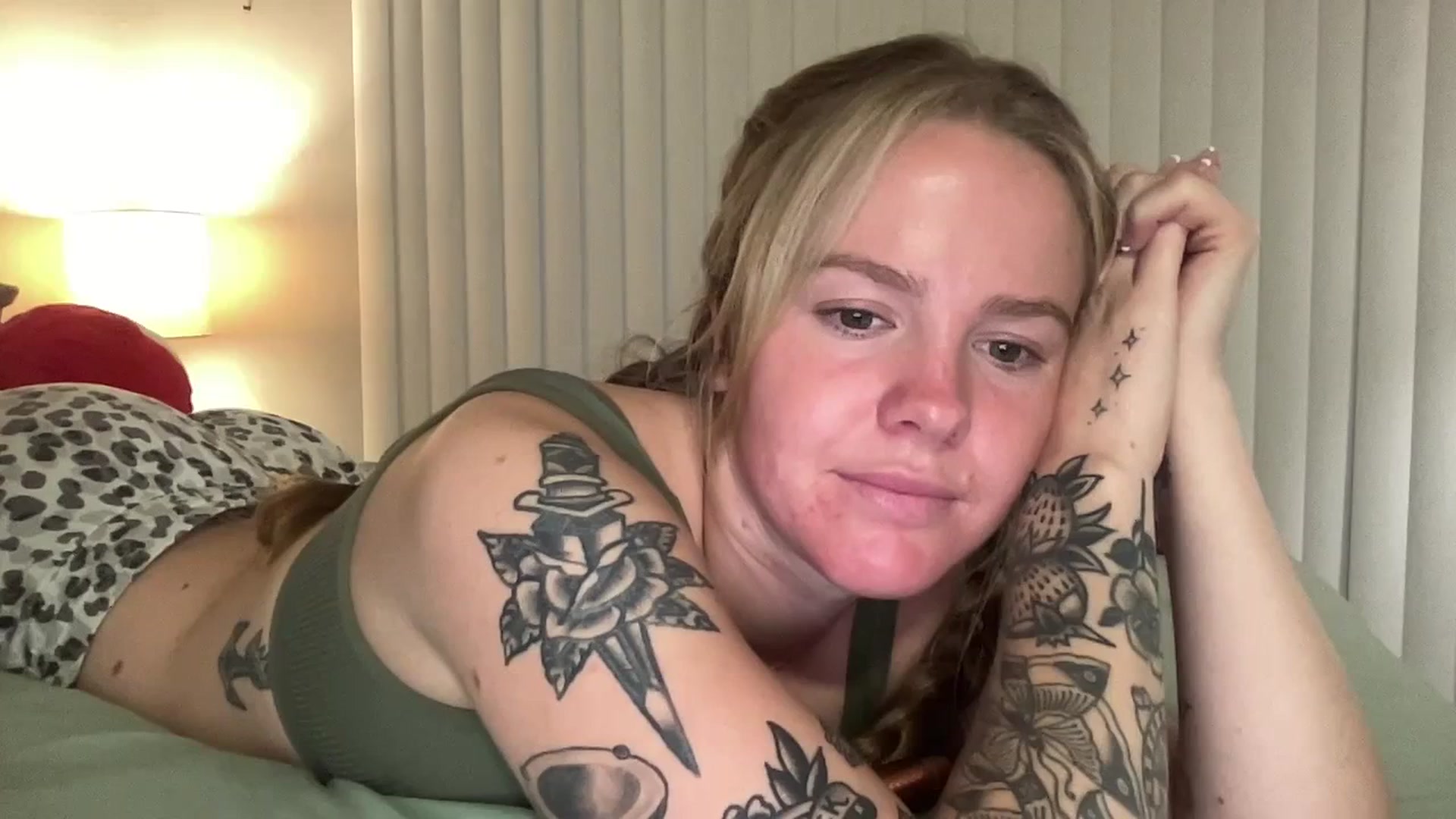 Gallery image thumbnail from KittyKat29's myfreecams stream on, 10/03/2023, 03:01 image 1 of 20
