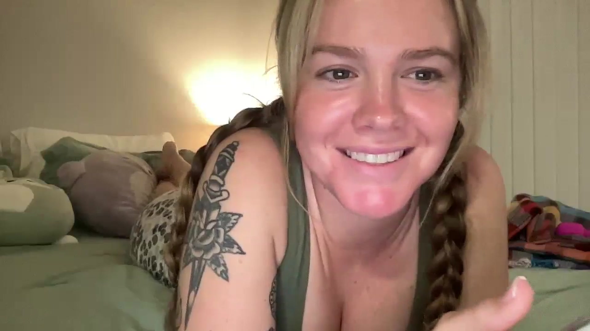 Gallery image thumbnail from KittyKat29's myfreecams stream on, 10/03/2023, 03:01 image 9 of 20