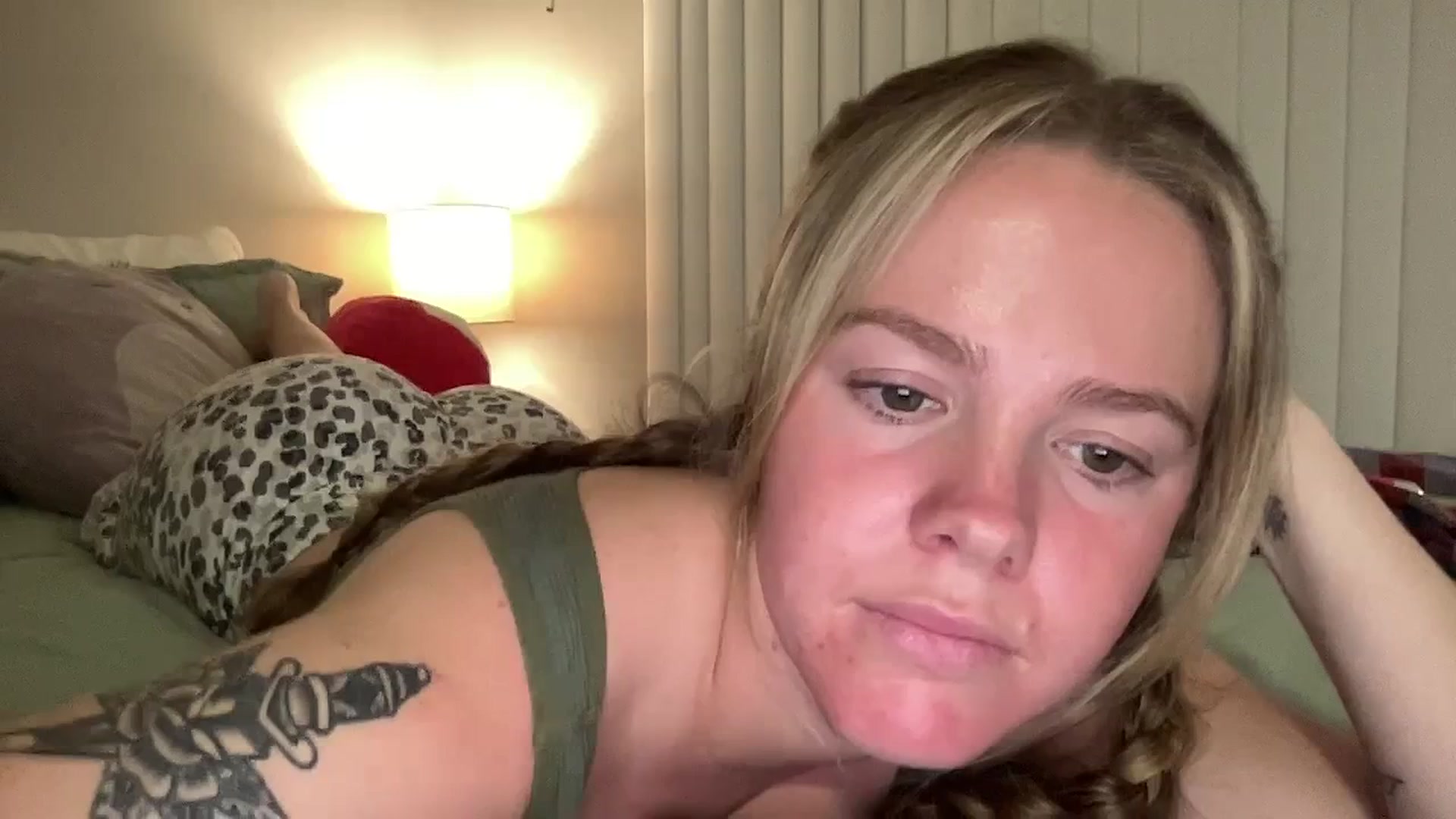 Gallery image thumbnail from KittyKat29's myfreecams stream on, 10/03/2023, 03:01 image 11 of 20