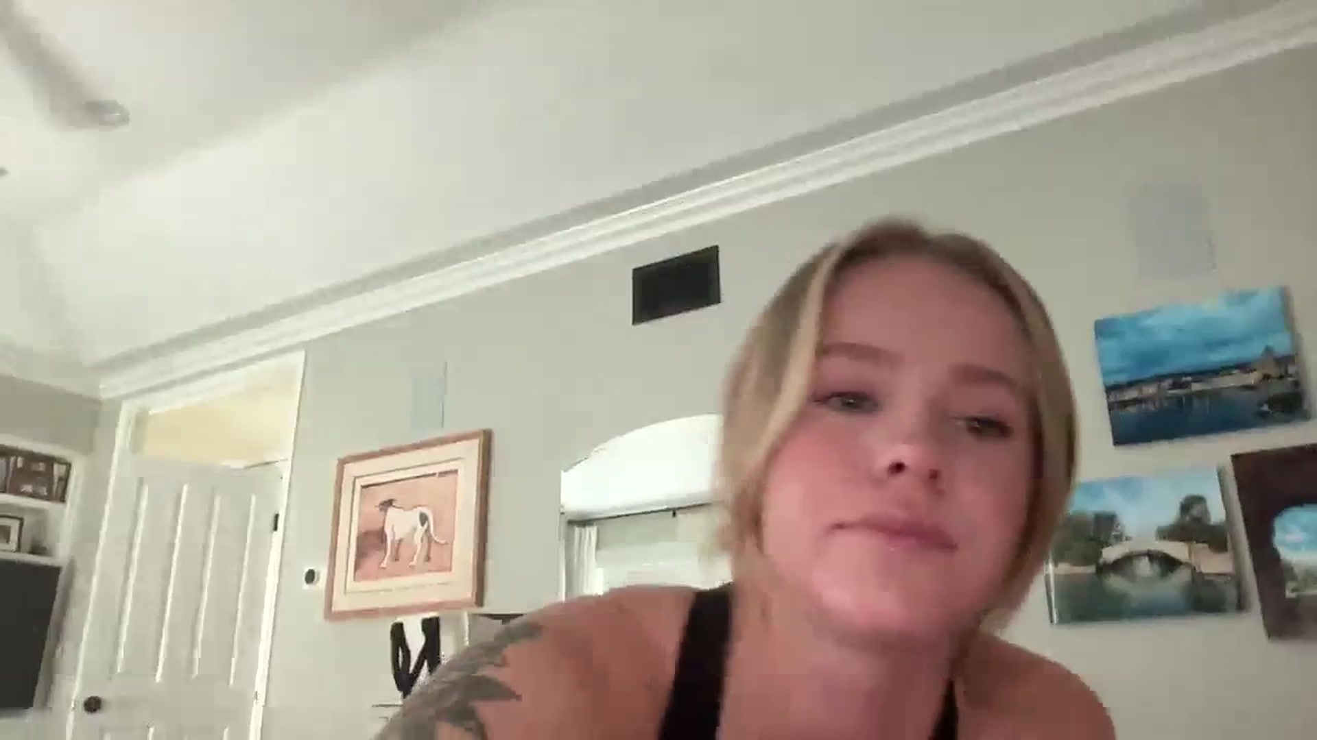 Gallery image thumbnail from KittyKat29's myfreecams stream on, 10/06/2023, 18:25 image 18 of 20