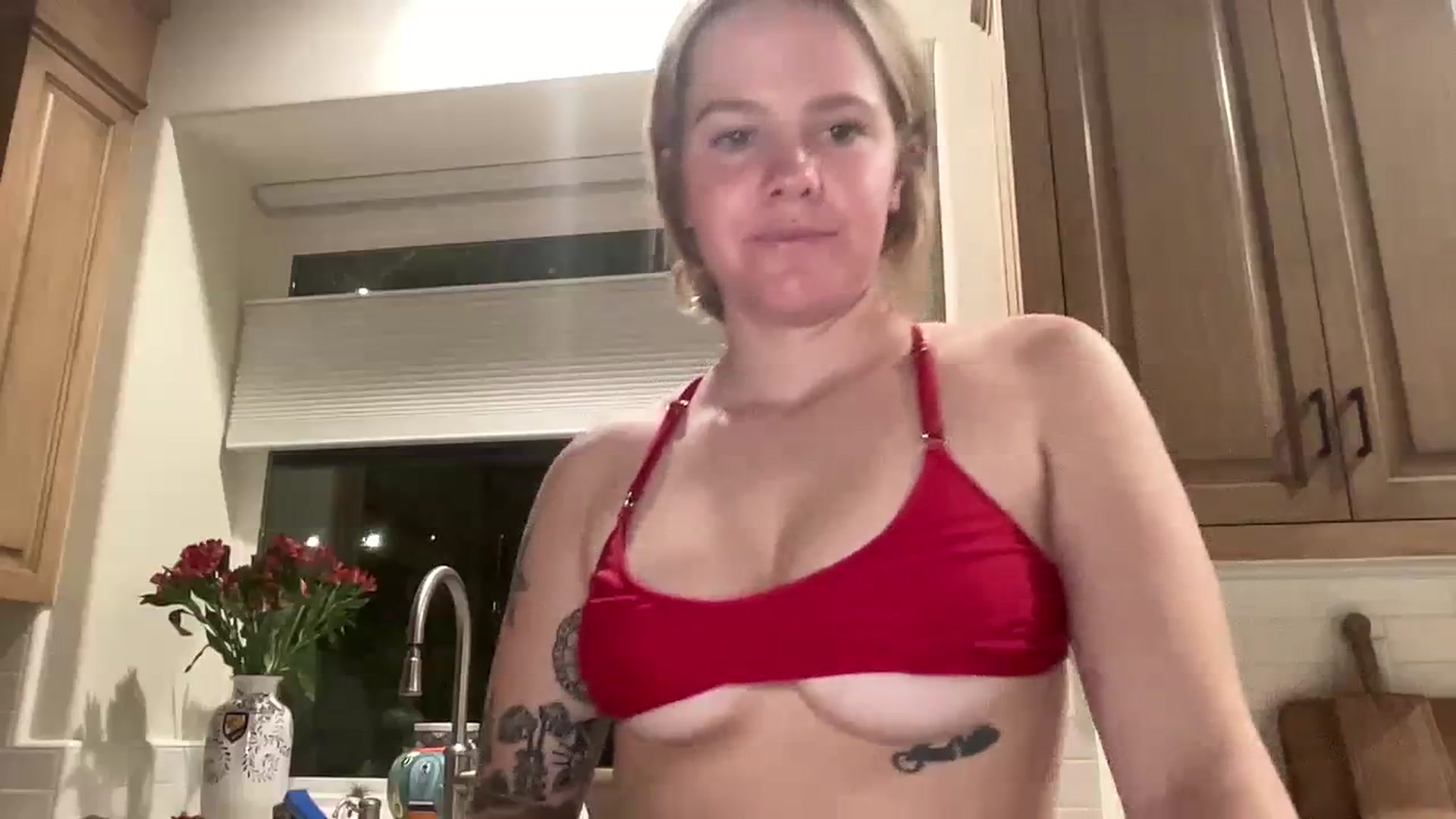 Gallery image thumbnail from KittyKat29's myfreecams stream on, 10/07/2023, 03:00 image 6 of 20