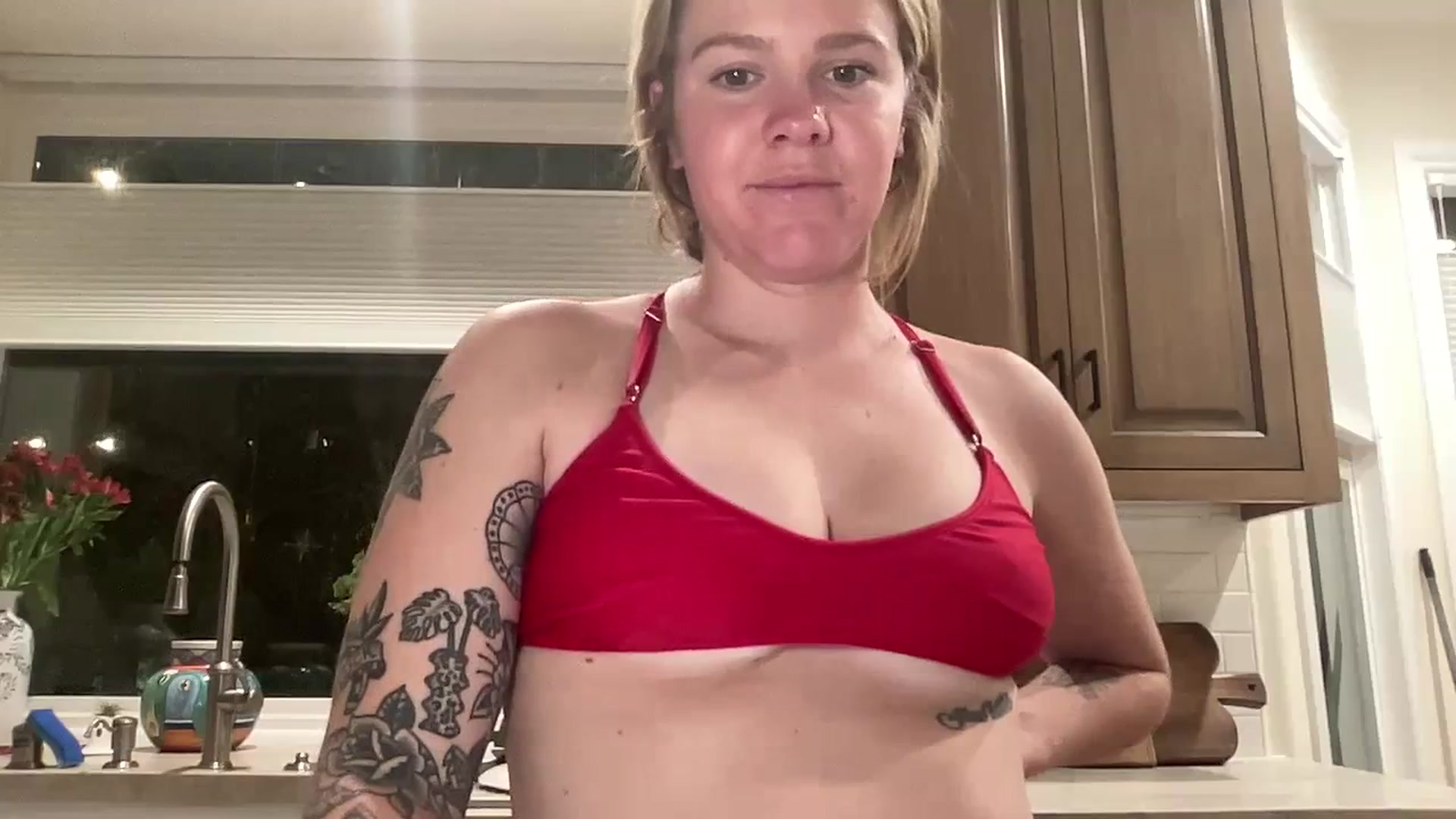 Gallery image thumbnail from KittyKat29's myfreecams stream on, 10/07/2023, 03:00 image 8 of 20