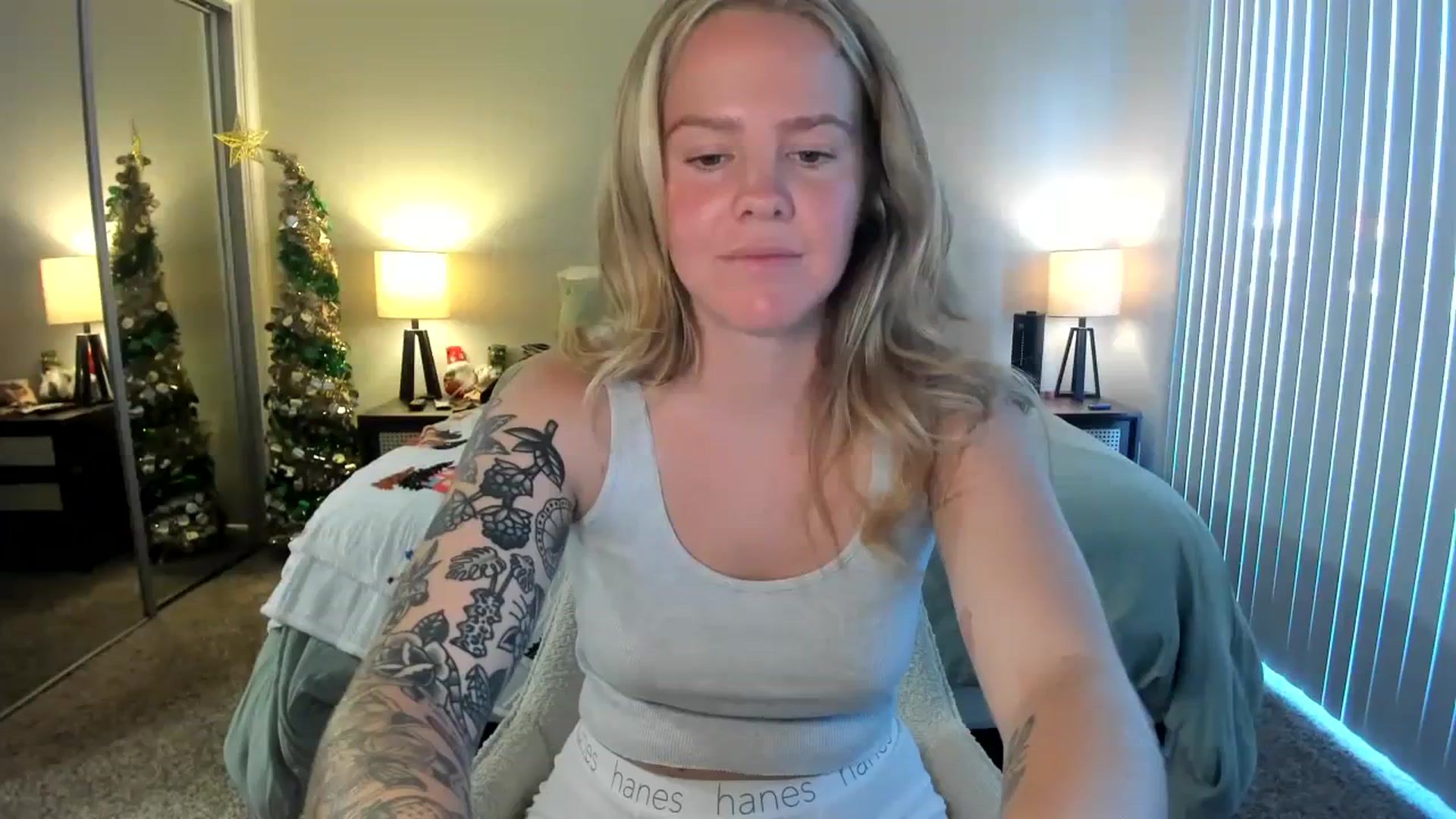 Gallery image thumbnail from KittyKat29's myfreecams stream on, 11/15/2023, 01:58 image 1 of 20