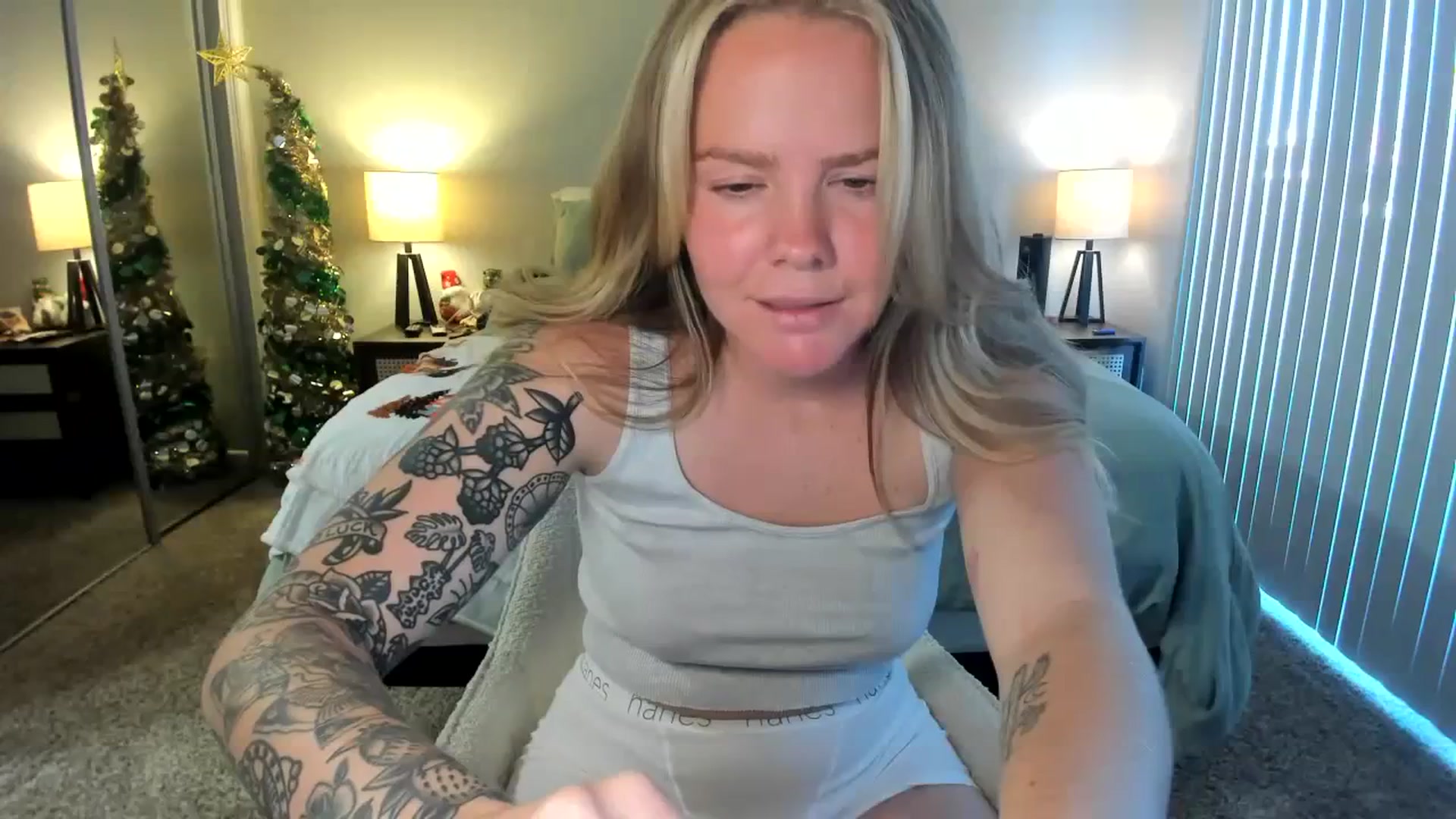 Gallery image thumbnail from KittyKat29's myfreecams stream on, 11/15/2023, 01:58 image 2 of 20