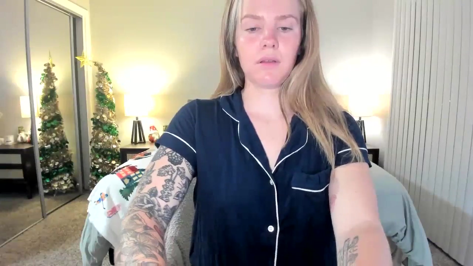 Gallery image thumbnail from KittyKat29's myfreecams stream on, 11/16/2023, 04:43 image 12 of 20