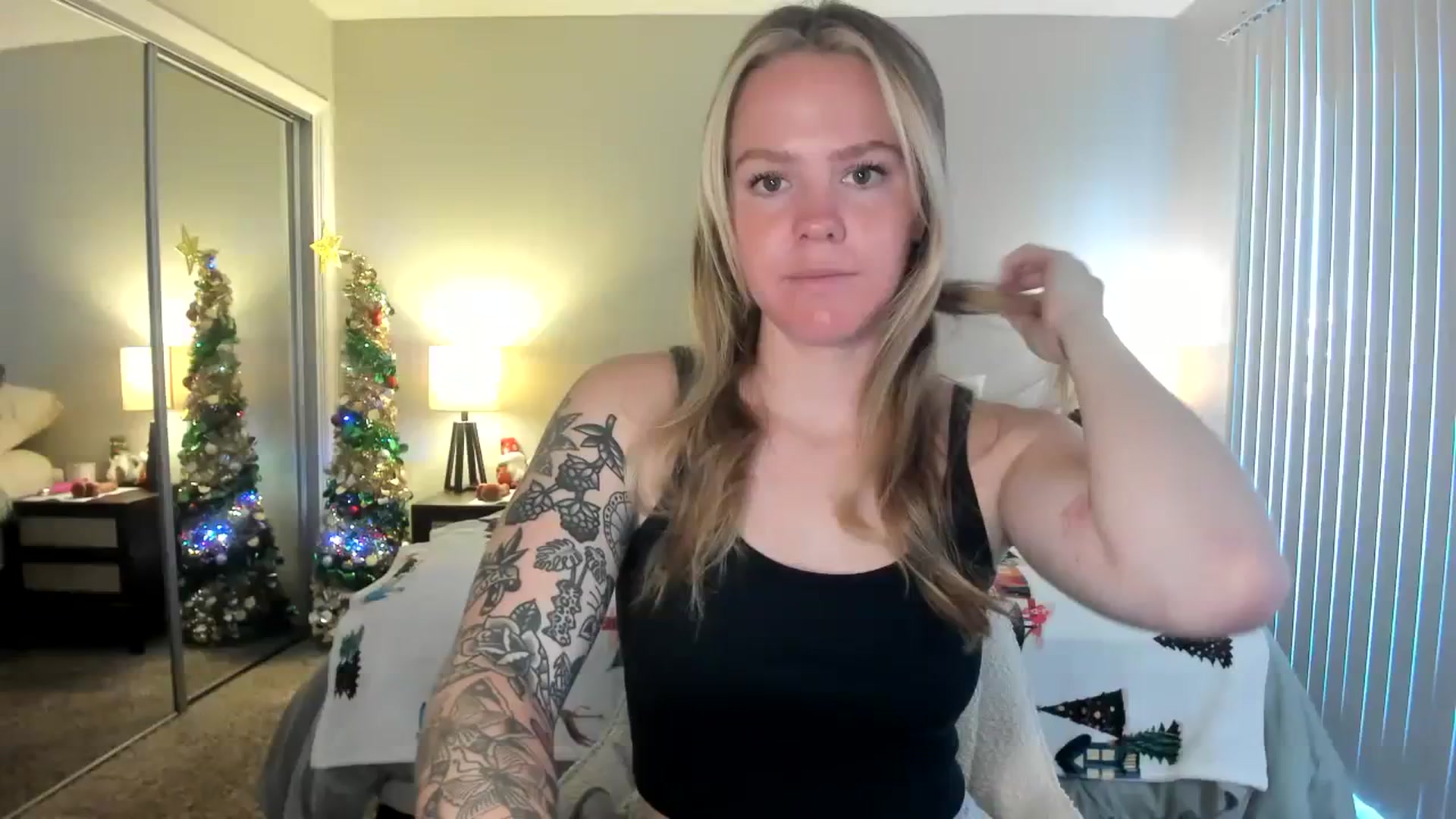 Gallery image thumbnail from KittyKat29's myfreecams stream on, 11/17/2023, 24:44 image 1 of 20