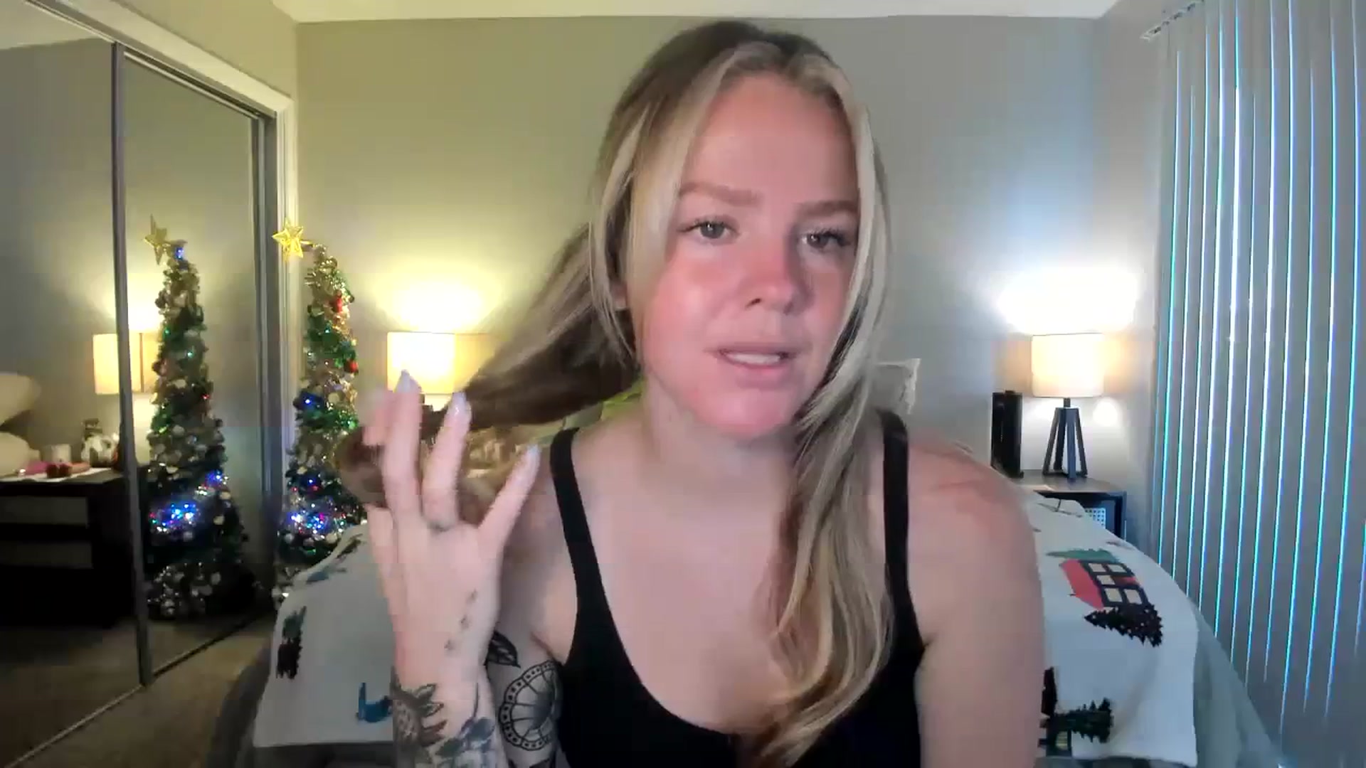 Gallery image thumbnail from KittyKat29's myfreecams stream on, 11/17/2023, 24:44 image 4 of 20