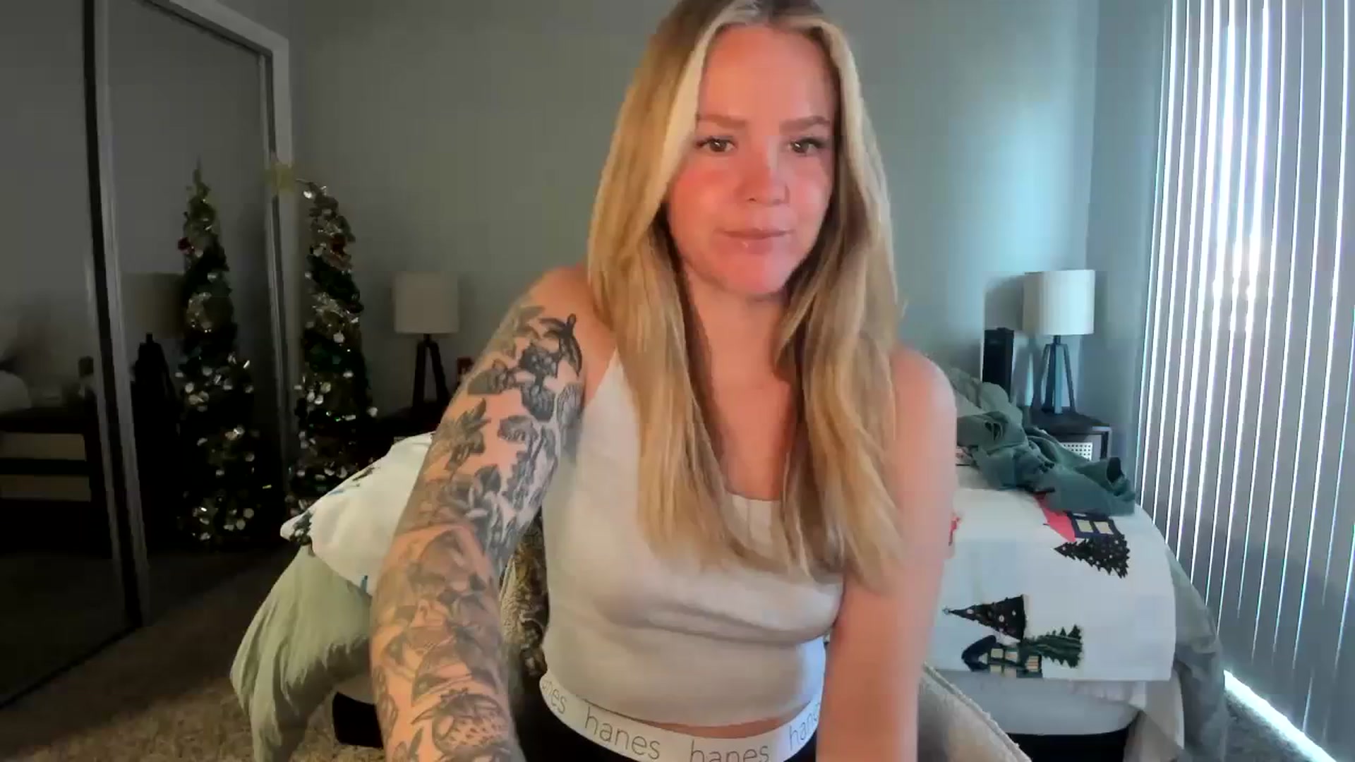 Gallery image thumbnail from KittyKat29's myfreecams stream on, 11/25/2023, 21:46 image 1 of 20