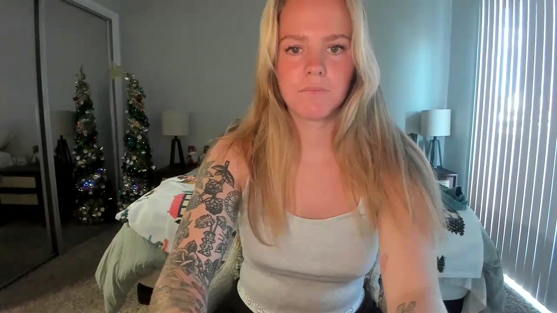 Gallery image thumbnail from KittyKat29's myfreecams stream on, 11/25/2023, 21:46 image 10 of 20