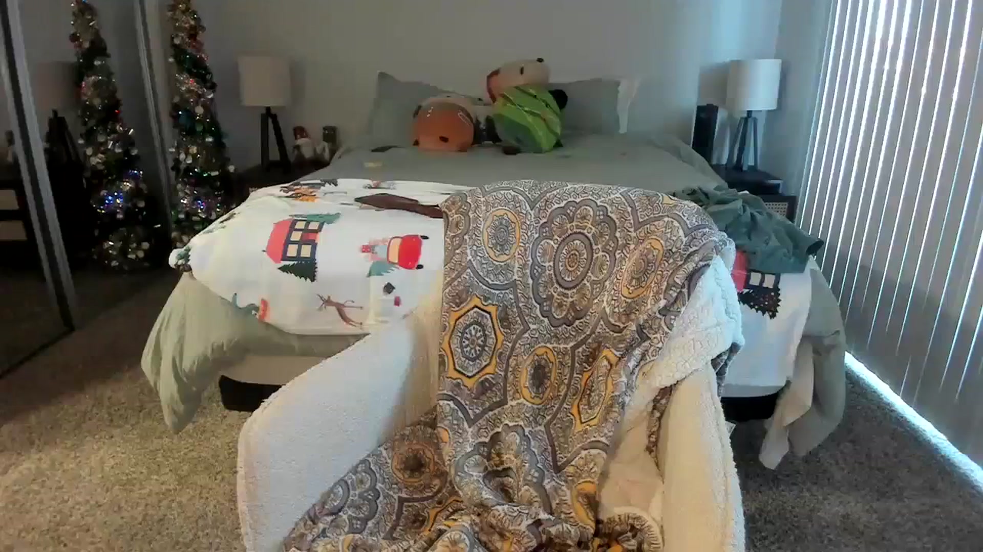 Gallery image thumbnail from KittyKat29's myfreecams stream on, 11/26/2023, 24:24 image 15 of 20