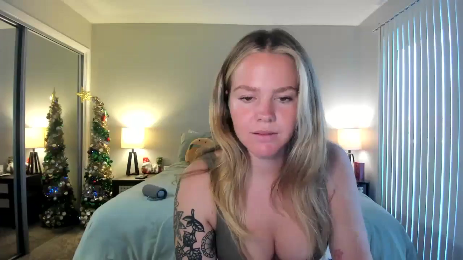 Gallery image thumbnail from KittyKat29's myfreecams stream on, 11/27/2023, 24:43 image 5 of 20