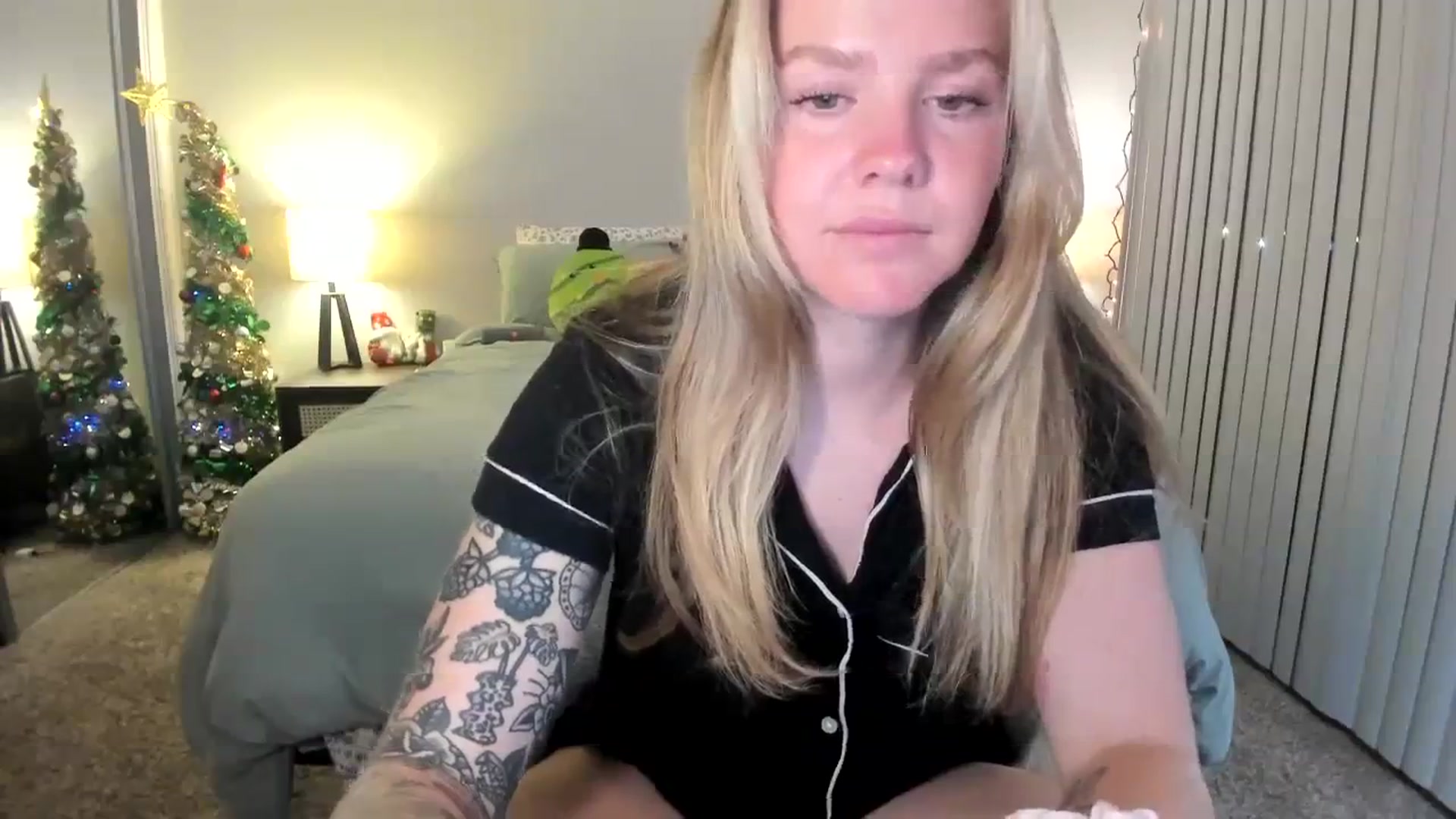 Gallery image thumbnail from KittyKat29's myfreecams stream on, 11/28/2023, 01:47 image 19 of 20