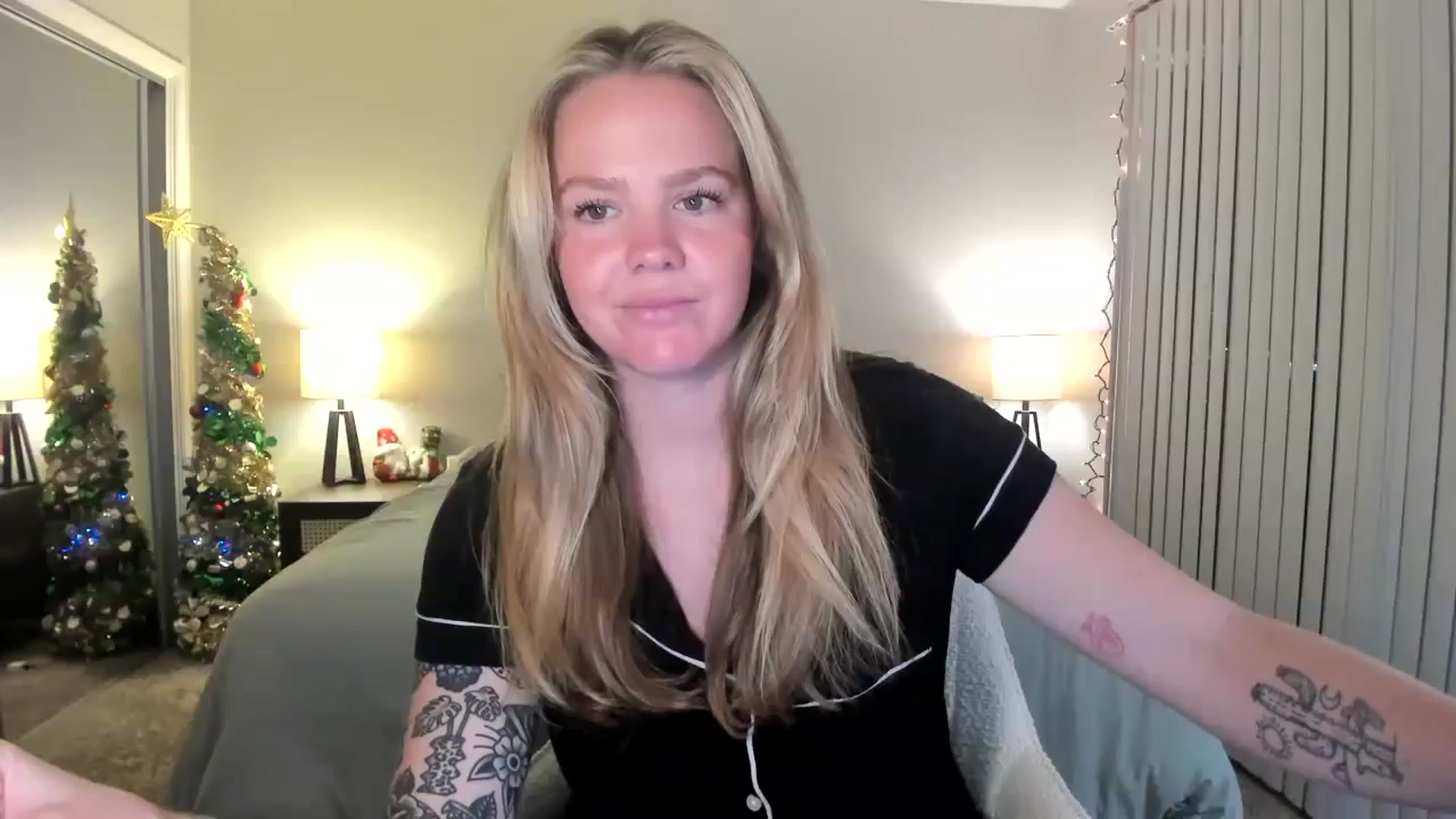 Gallery image thumbnail from KittyKat29's myfreecams stream on, 11/28/2023, 01:47 image 15 of 20