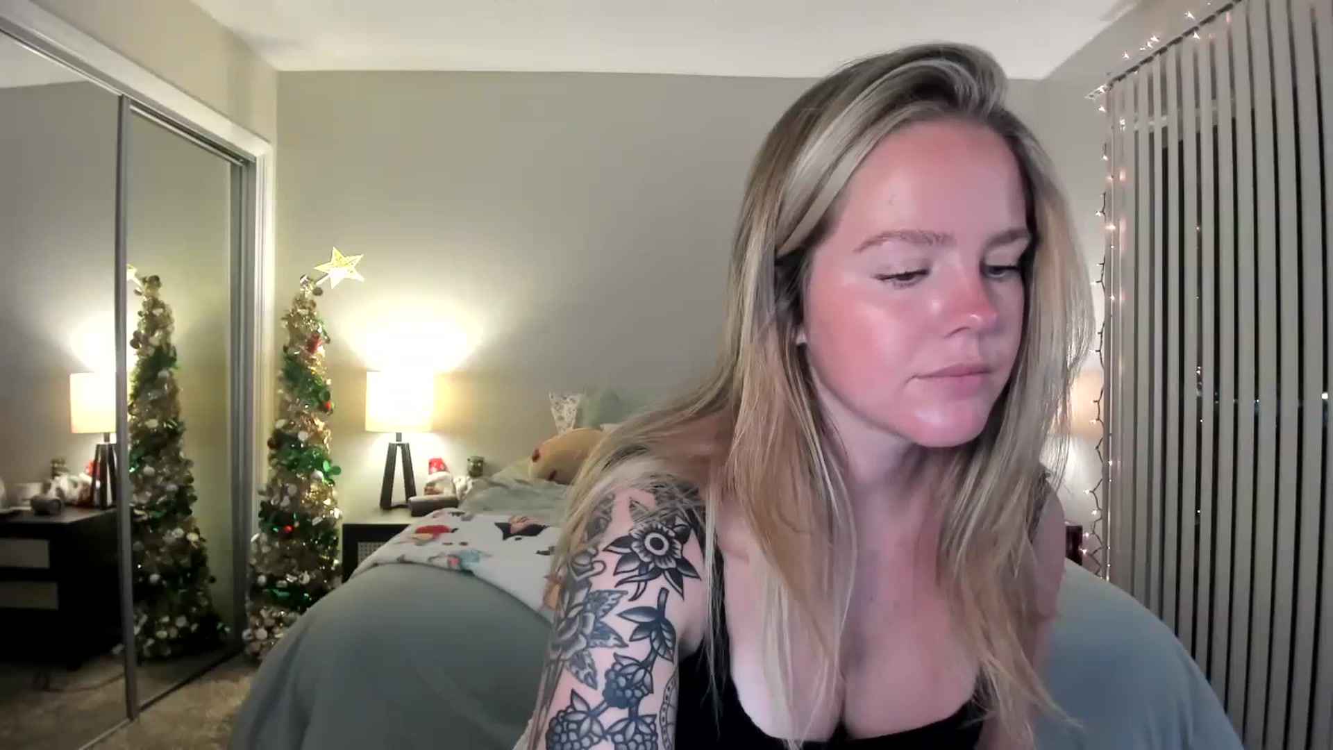 Gallery image thumbnail from KittyKat29's myfreecams stream on, 12/02/2023, 05:40 image 1 of 20
