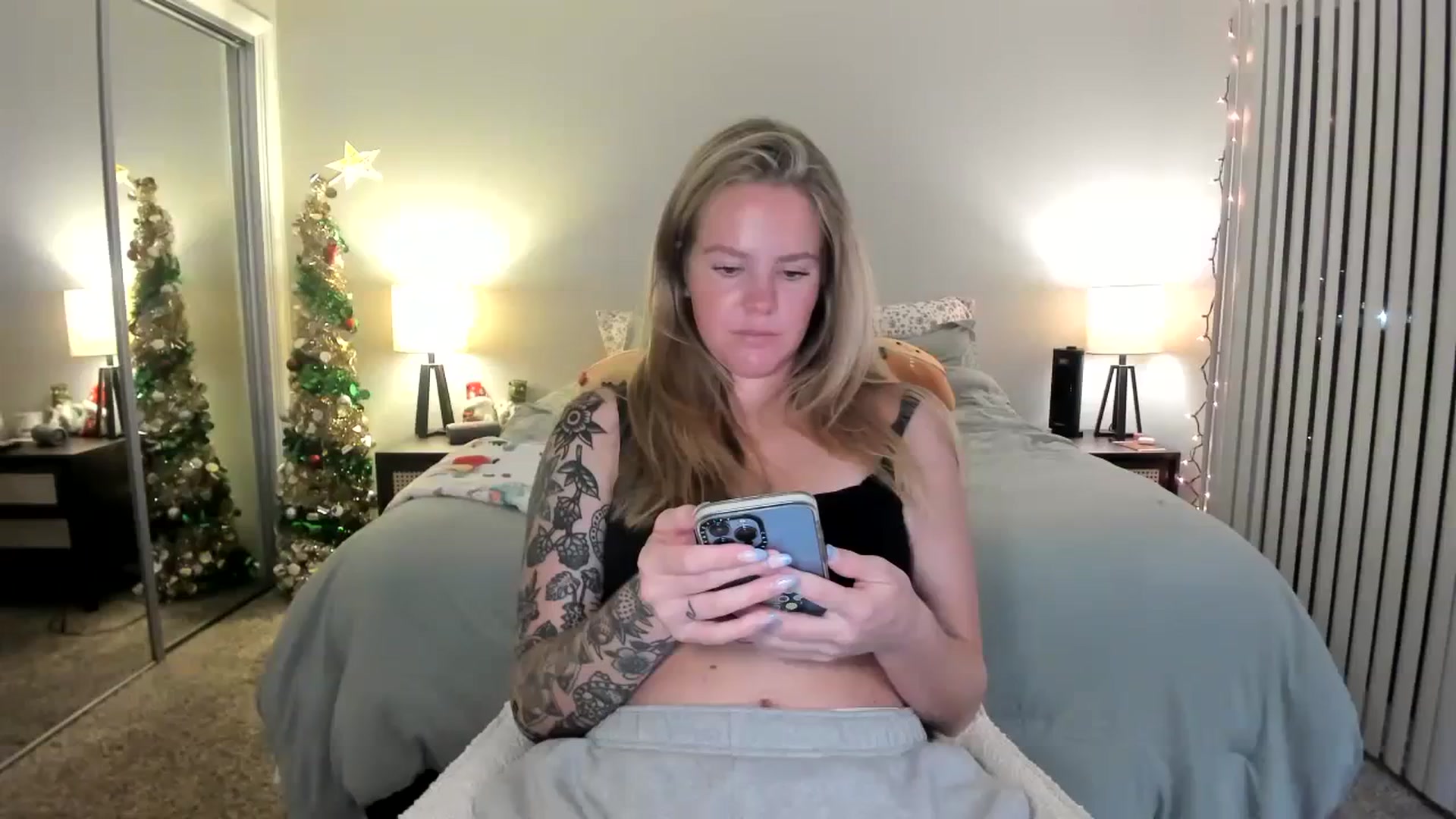 Gallery image thumbnail from KittyKat29's myfreecams stream on, 12/02/2023, 05:40 image 8 of 20
