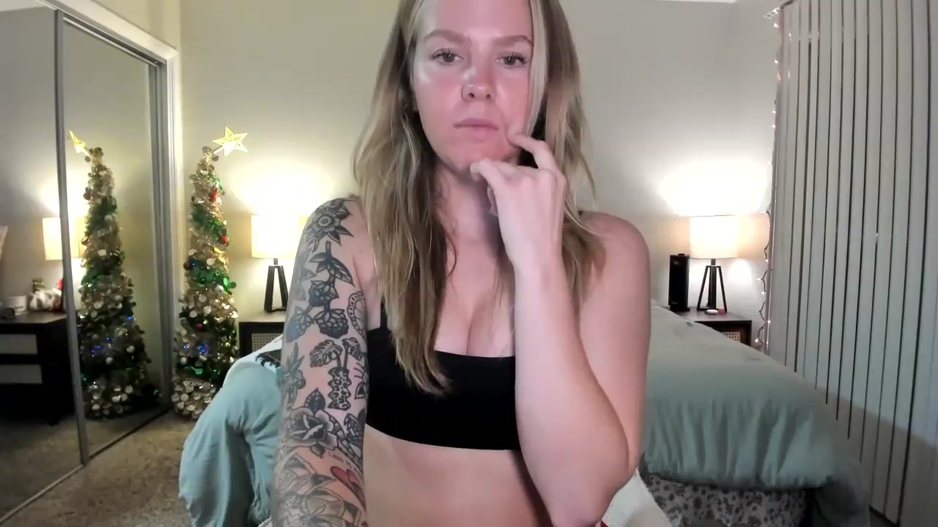 Gallery image thumbnail from KittyKat29's myfreecams stream on, 12/04/2023, 02:23 image 3 of 20