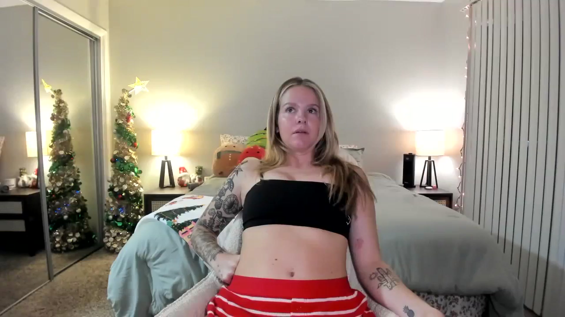 Gallery image thumbnail from KittyKat29's myfreecams stream on, 12/04/2023, 02:23 image 5 of 20
