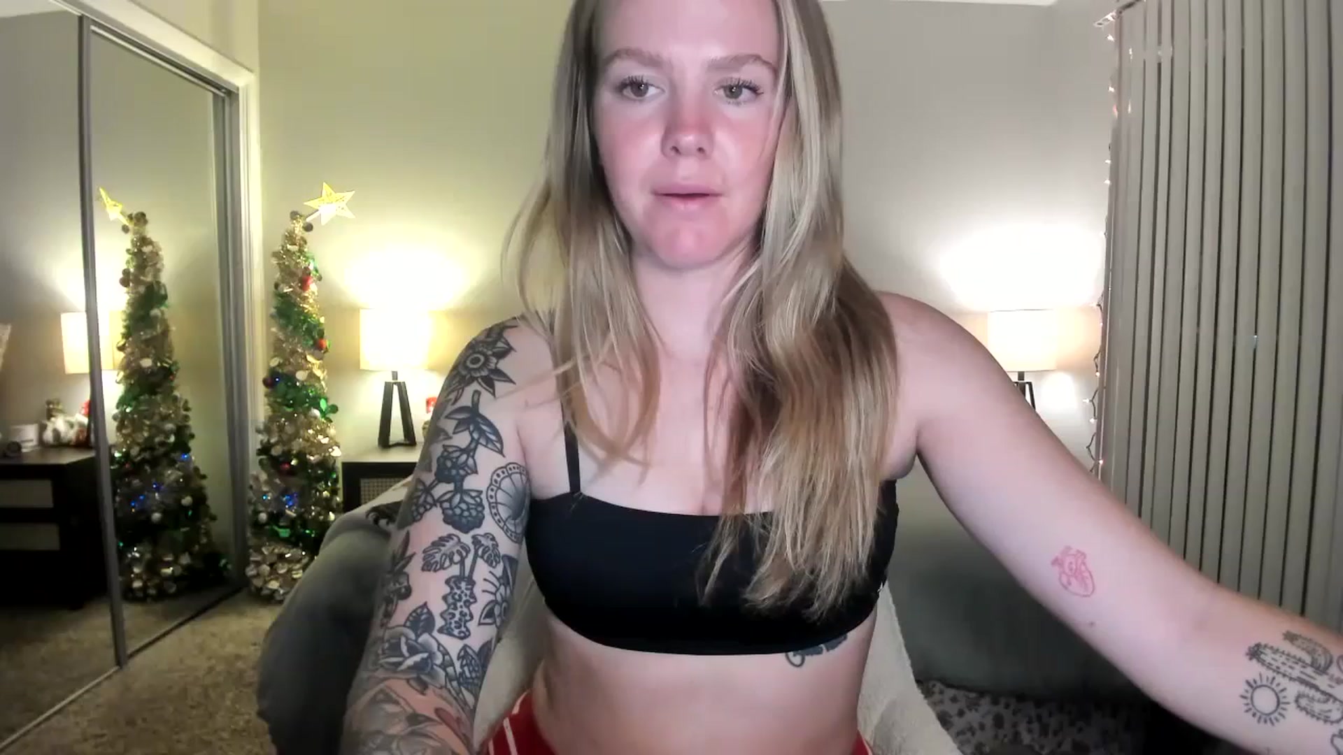 Gallery image thumbnail from KittyKat29's myfreecams stream on, 12/04/2023, 02:23 image 1 of 20