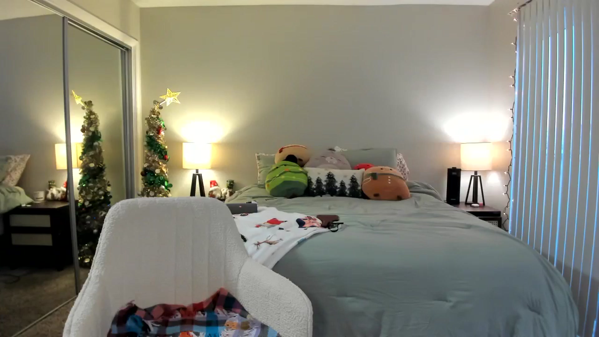Gallery image thumbnail from KittyKat29's myfreecams stream on, 12/08/2023, 24:45 image 19 of 20