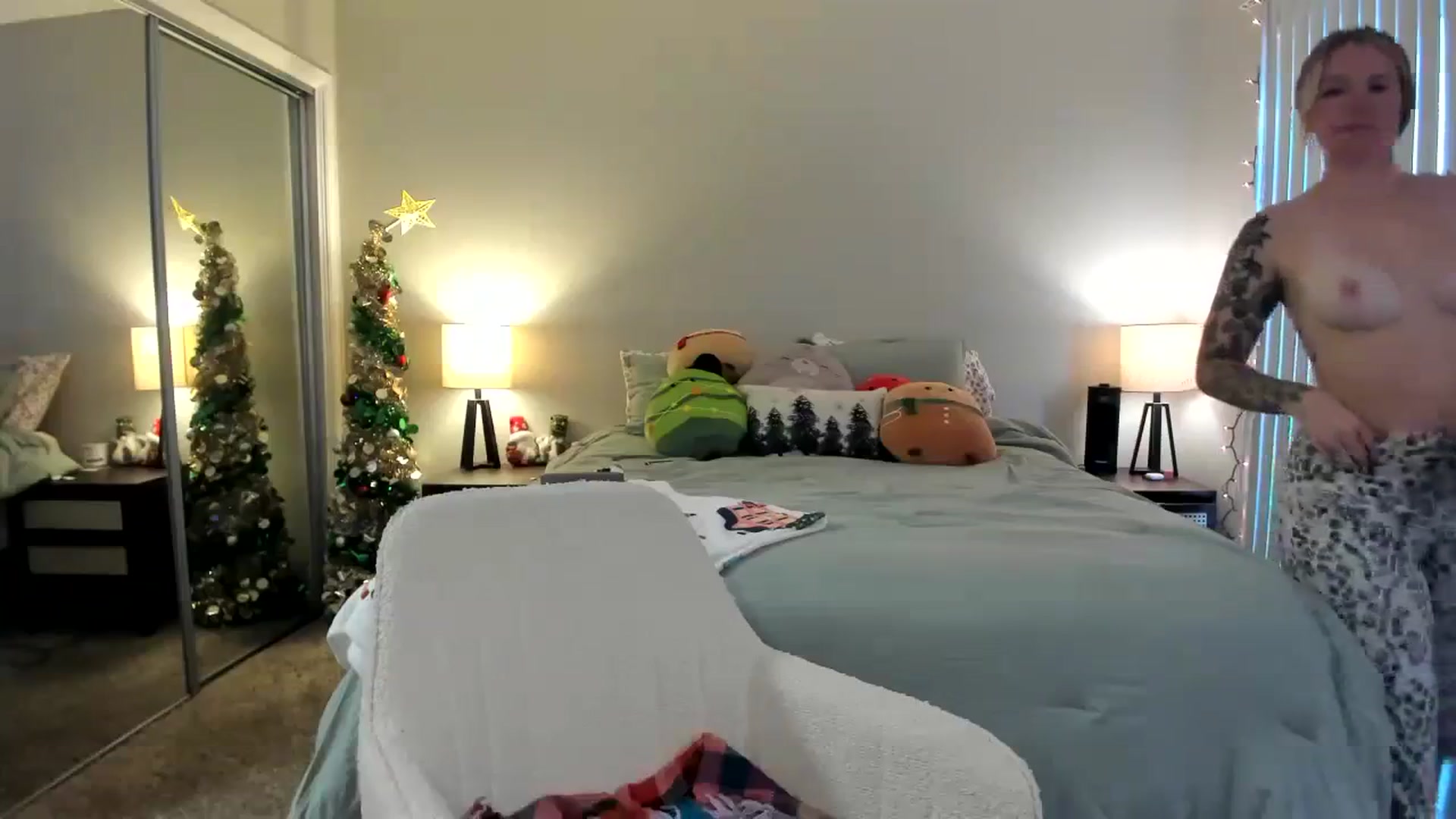 Gallery image thumbnail from KittyKat29's myfreecams stream on, 12/08/2023, 24:45 image 5 of 20