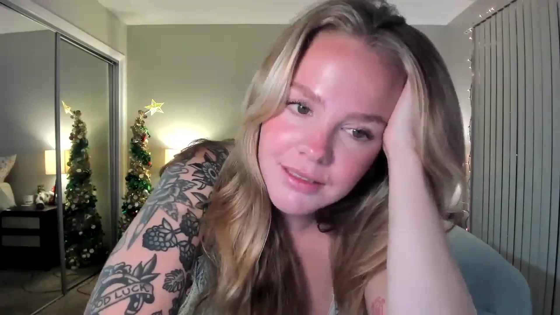 Gallery image thumbnail from KittyKat29's myfreecams stream on, 12/09/2023, 01:26 image 10 of 20