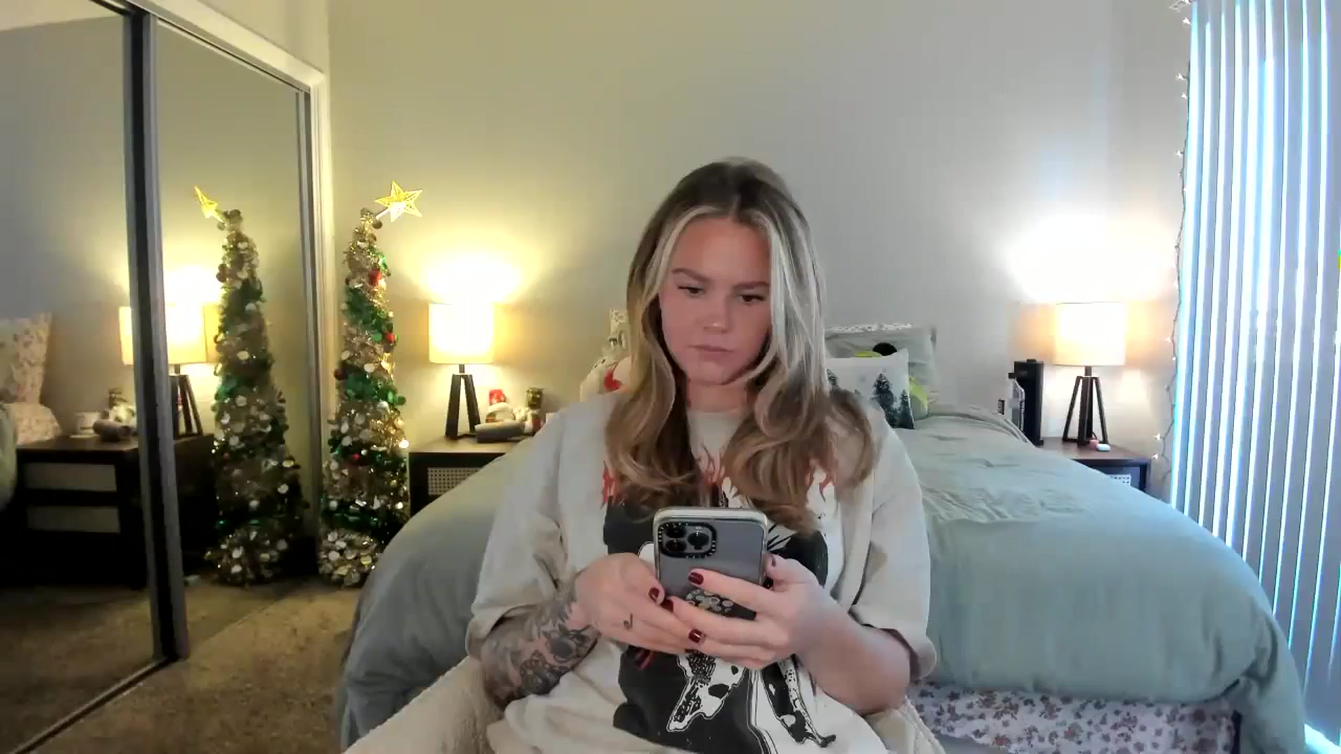Gallery image thumbnail from KittyKat29's myfreecams stream on, 12/13/2023, 22:38 image 11 of 20