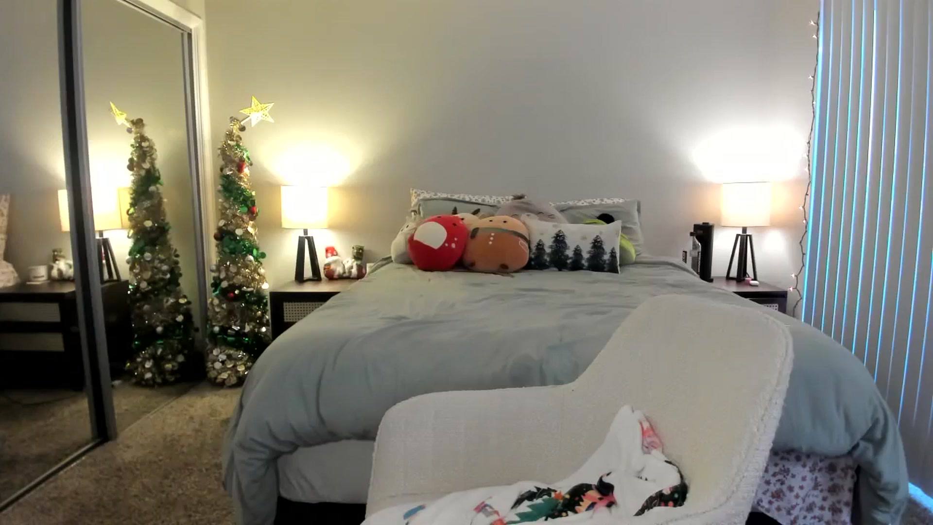 Gallery image thumbnail from KittyKat29's myfreecams stream on, 12/14/2023, 01:06 image 10 of 20