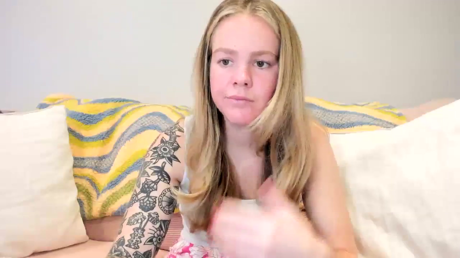 Gallery image thumbnail from KittyKat29's myfreecams stream on, 12/15/2023, 19:29 image 3 of 20
