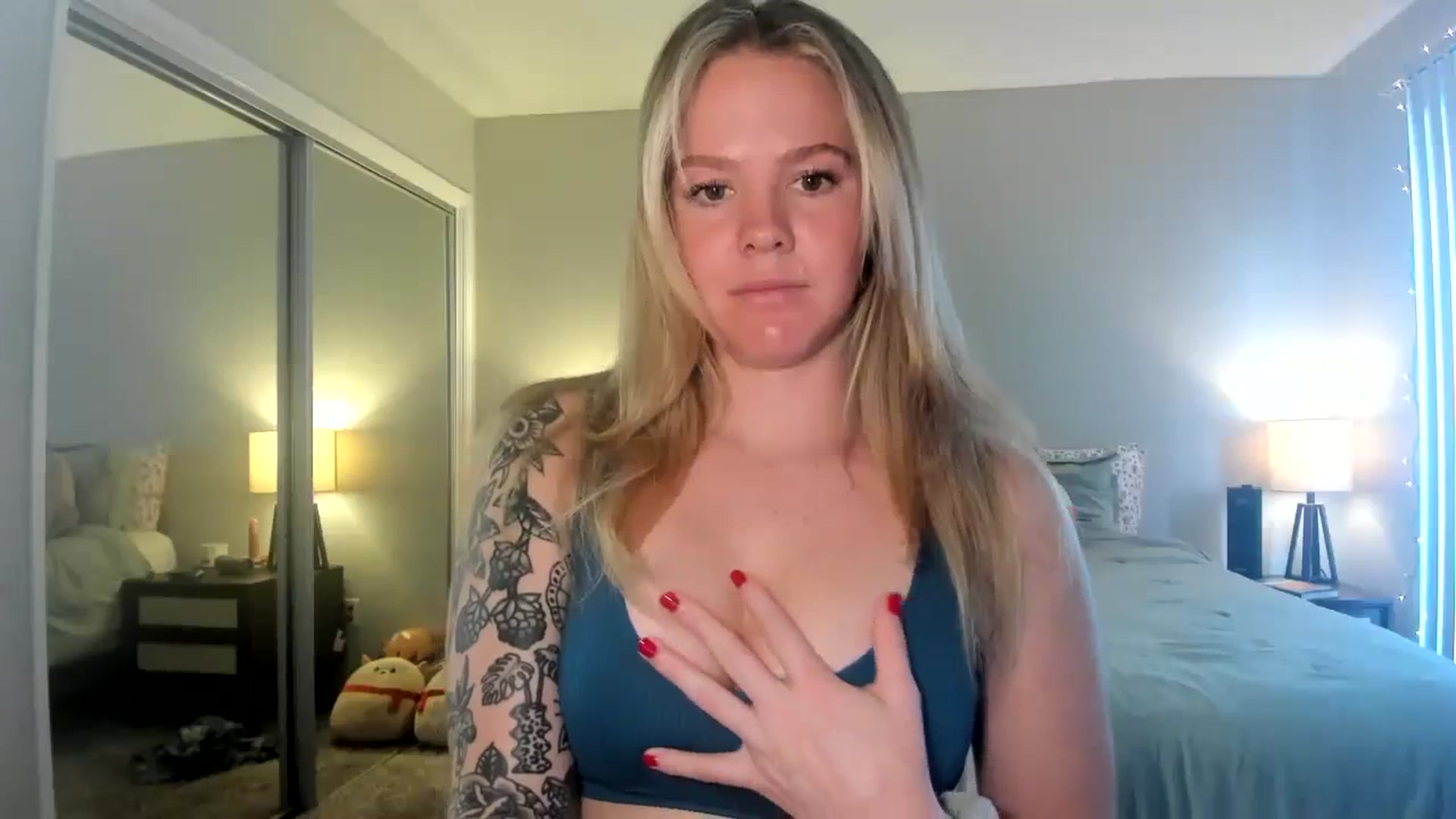 Gallery image thumbnail from KittyKat29's myfreecams stream on, 12/28/2023, 22:09 image 6 of 20