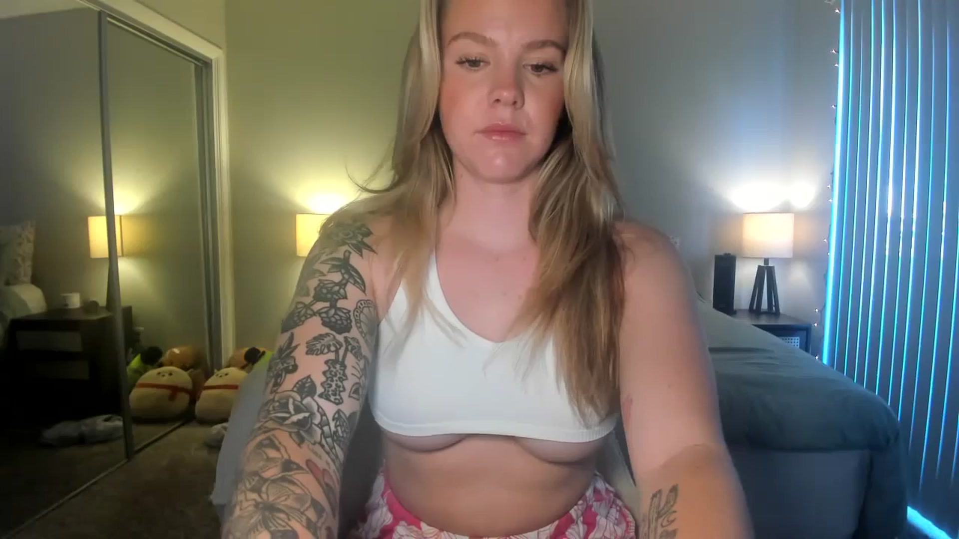 Gallery image thumbnail from KittyKat29's myfreecams stream on, 01/04/2024, 23:54 image 10 of 20