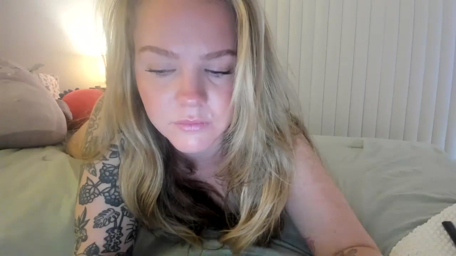 Gallery image thumbnail from KittyKat29's myfreecams stream on, 01/05/2024, 03:07 image 12 of 20