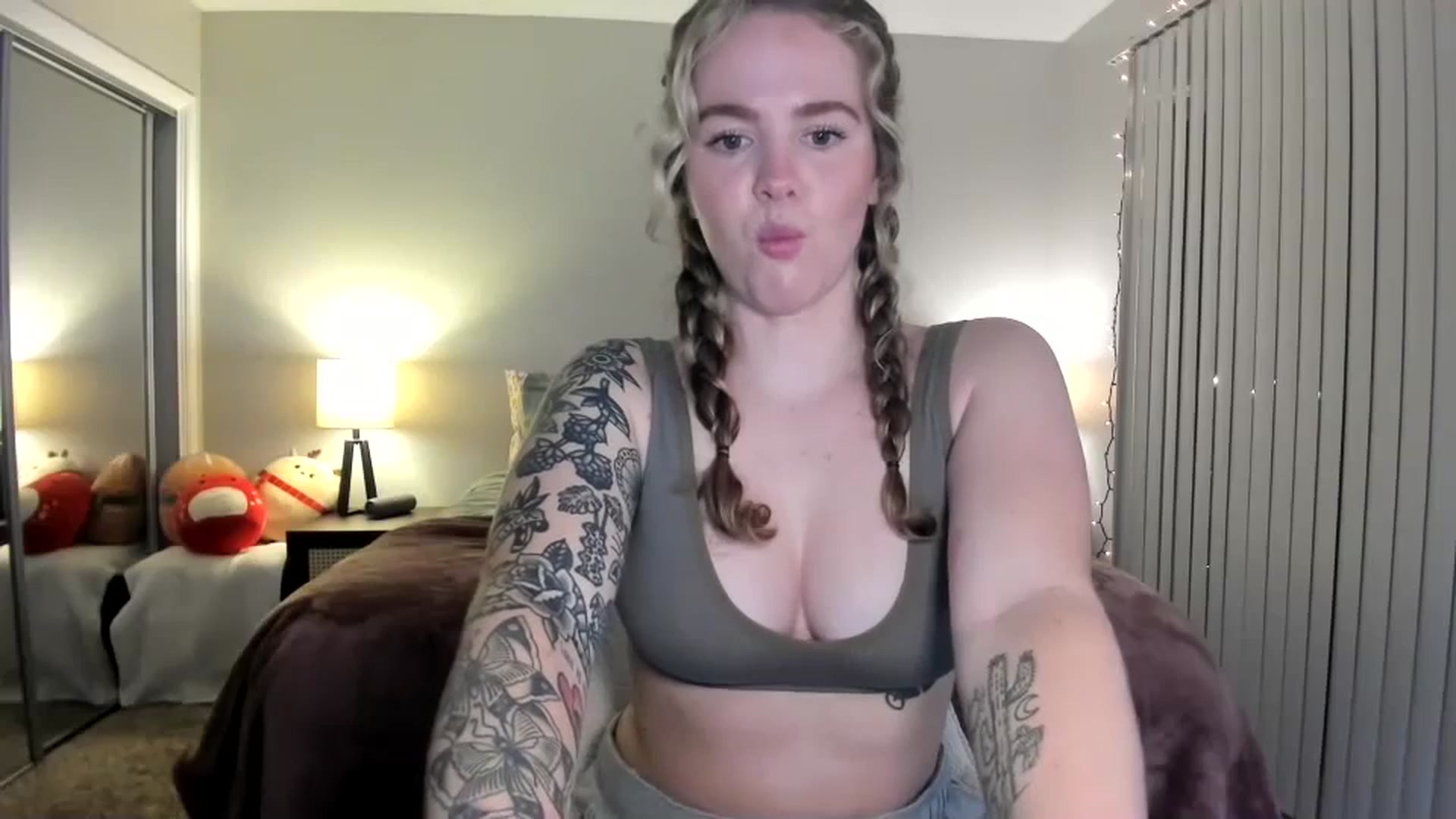 Gallery image thumbnail from KittyKat29's myfreecams stream on, 01/26/2024, 02:35 image 20 of 20