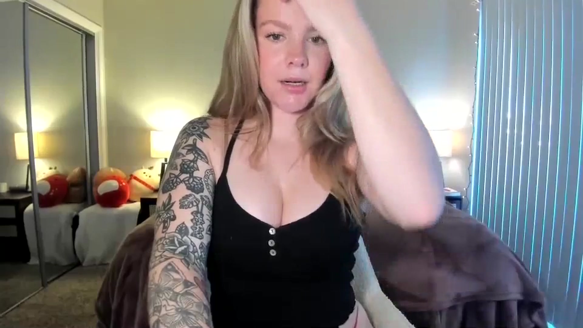 Gallery image thumbnail from KittyKat29's myfreecams stream on, 01/30/2024, 24:41 image 10 of 20