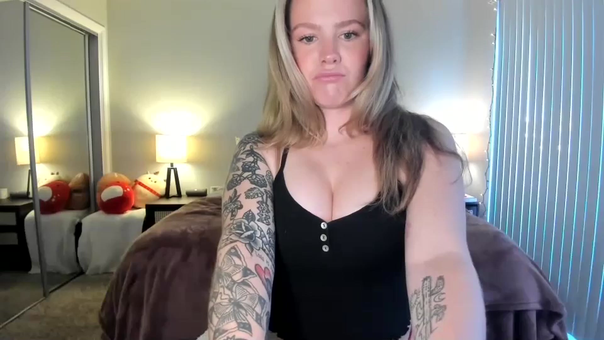 Gallery image thumbnail from KittyKat29's myfreecams stream on, 01/30/2024, 24:41 image 14 of 20