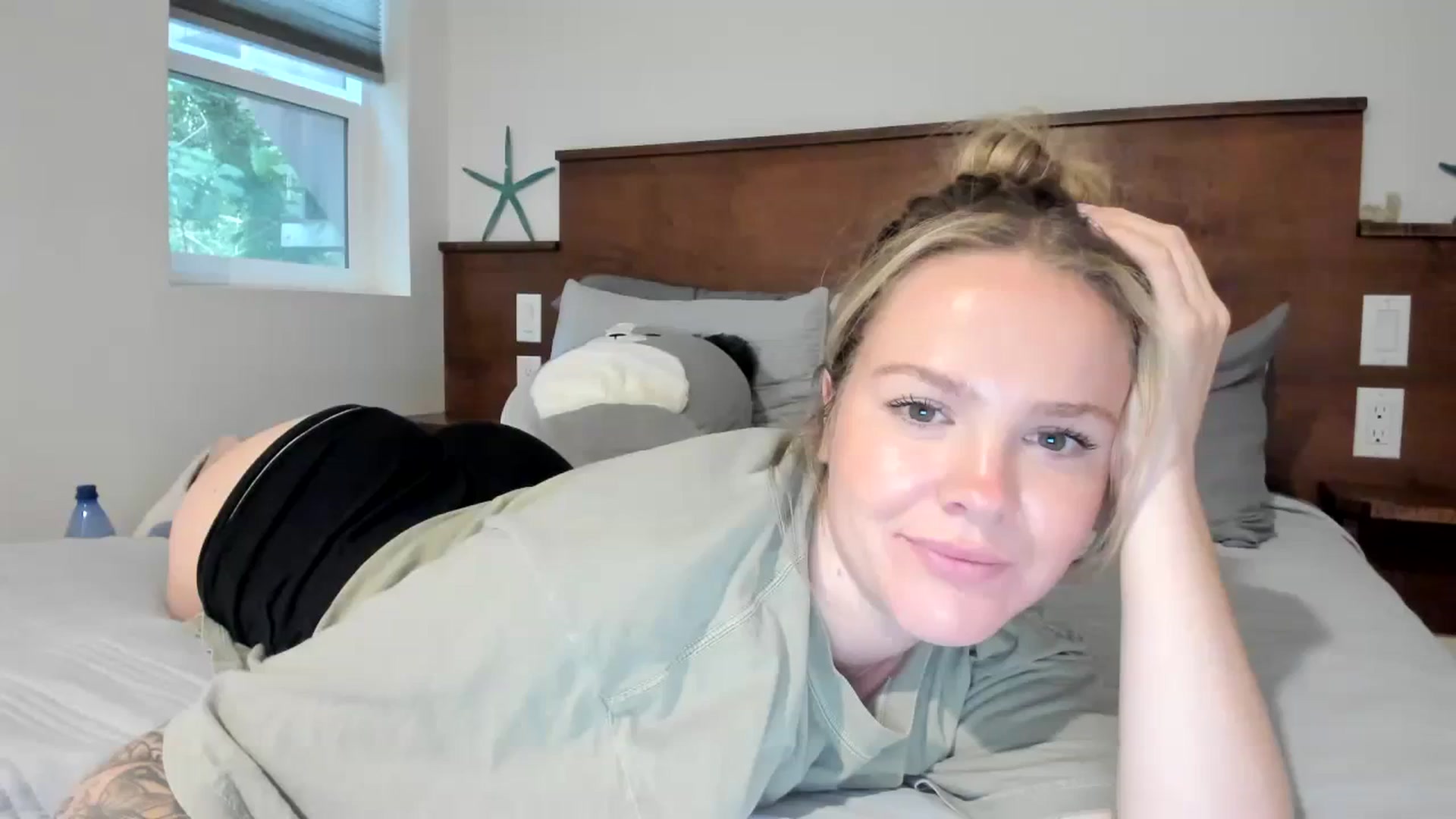 Gallery image thumbnail from KittyKat29's myfreecams stream on, 02/08/2024, 04:28 image 1 of 20