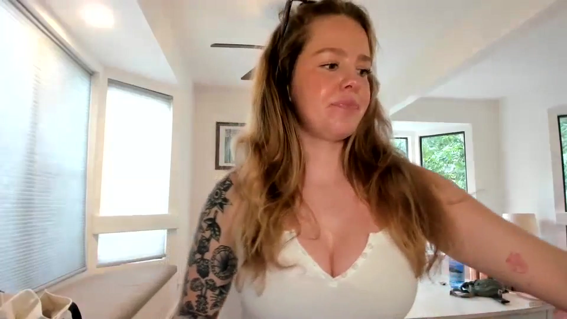 Gallery image thumbnail from KittyKat29's myfreecams stream on, 02/10/2024, 24:00 image 13 of 20