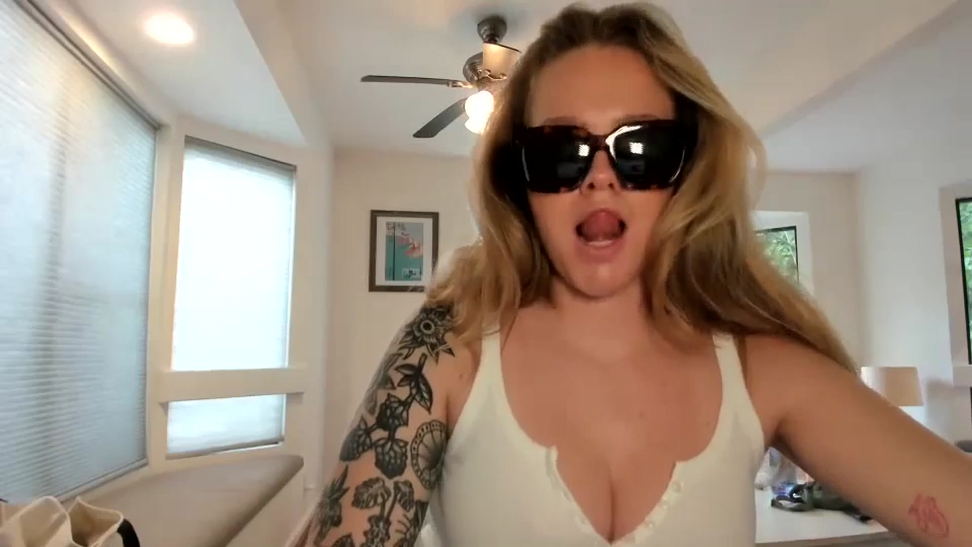 Gallery image thumbnail from KittyKat29's myfreecams stream on, 02/10/2024, 24:00 image 2 of 20