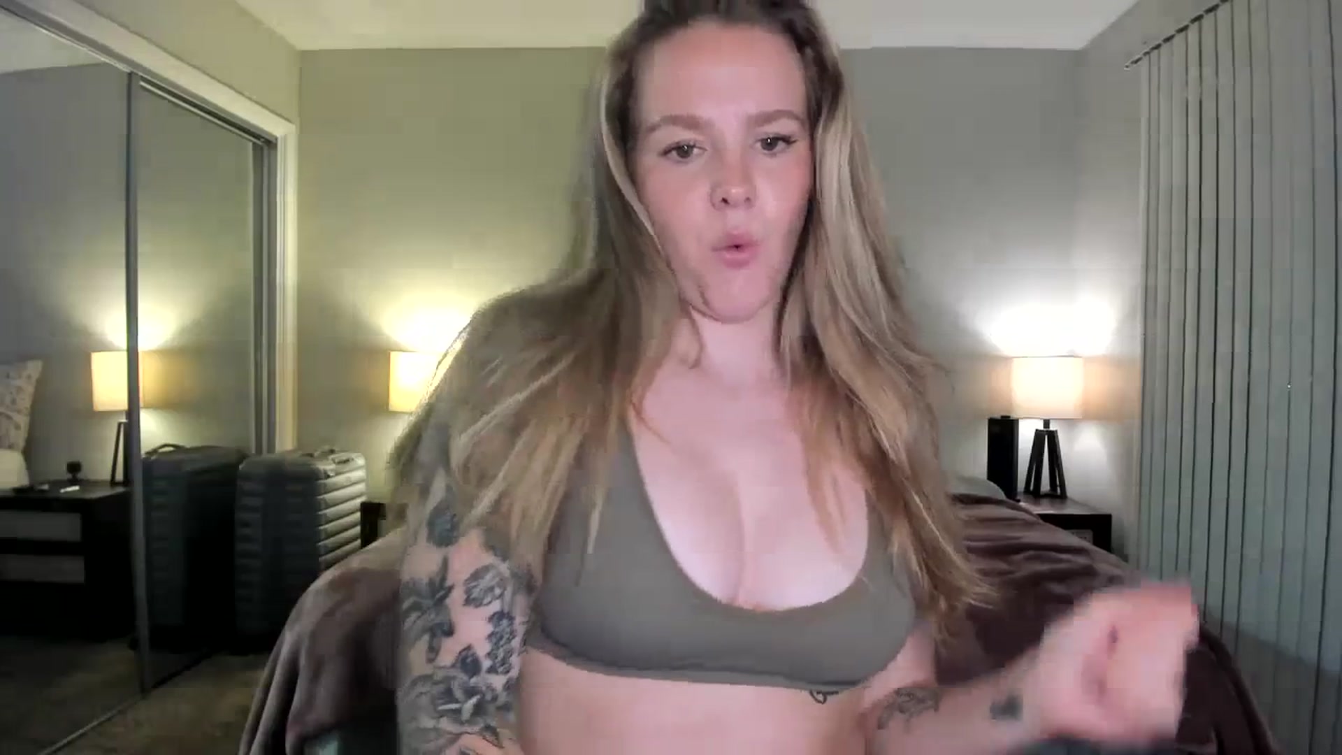 Gallery image thumbnail from KittyKat29's myfreecams stream on, 02/21/2024, 02:52 image 7 of 20