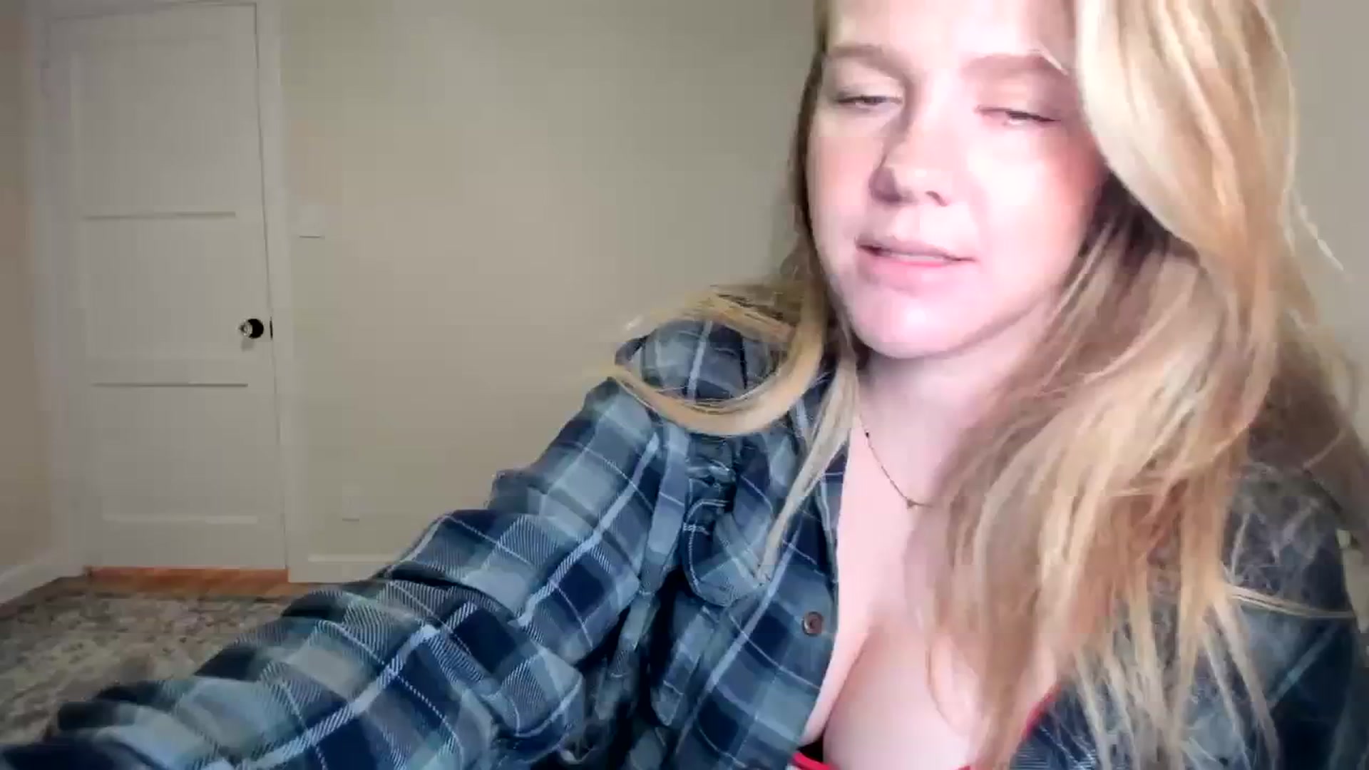 Gallery image thumbnail from KittyKat29's myfreecams stream on, 03/04/2024, 01:27 image 10 of 20
