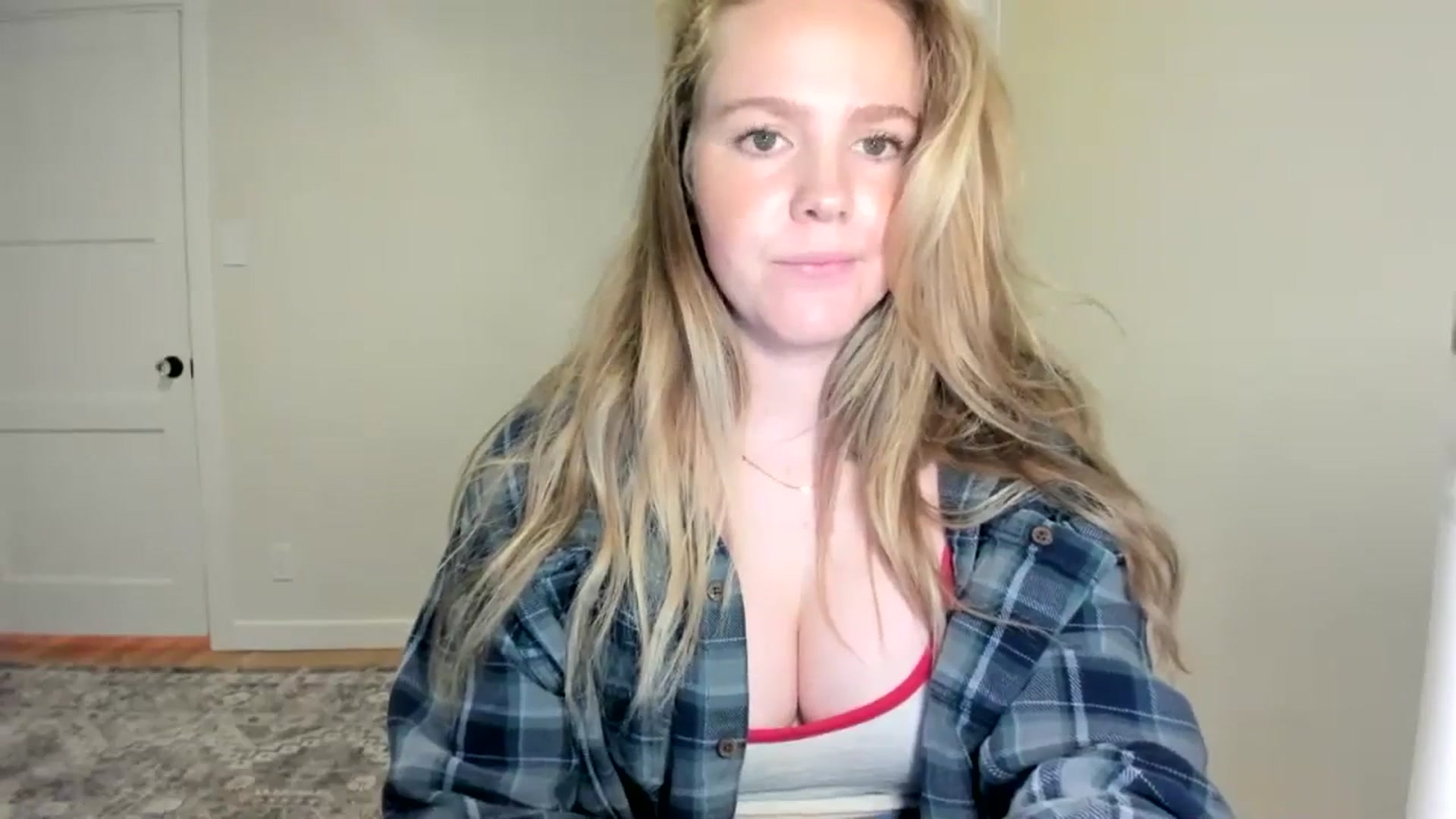 Gallery image thumbnail from KittyKat29's myfreecams stream on, 03/04/2024, 01:27 image 3 of 20