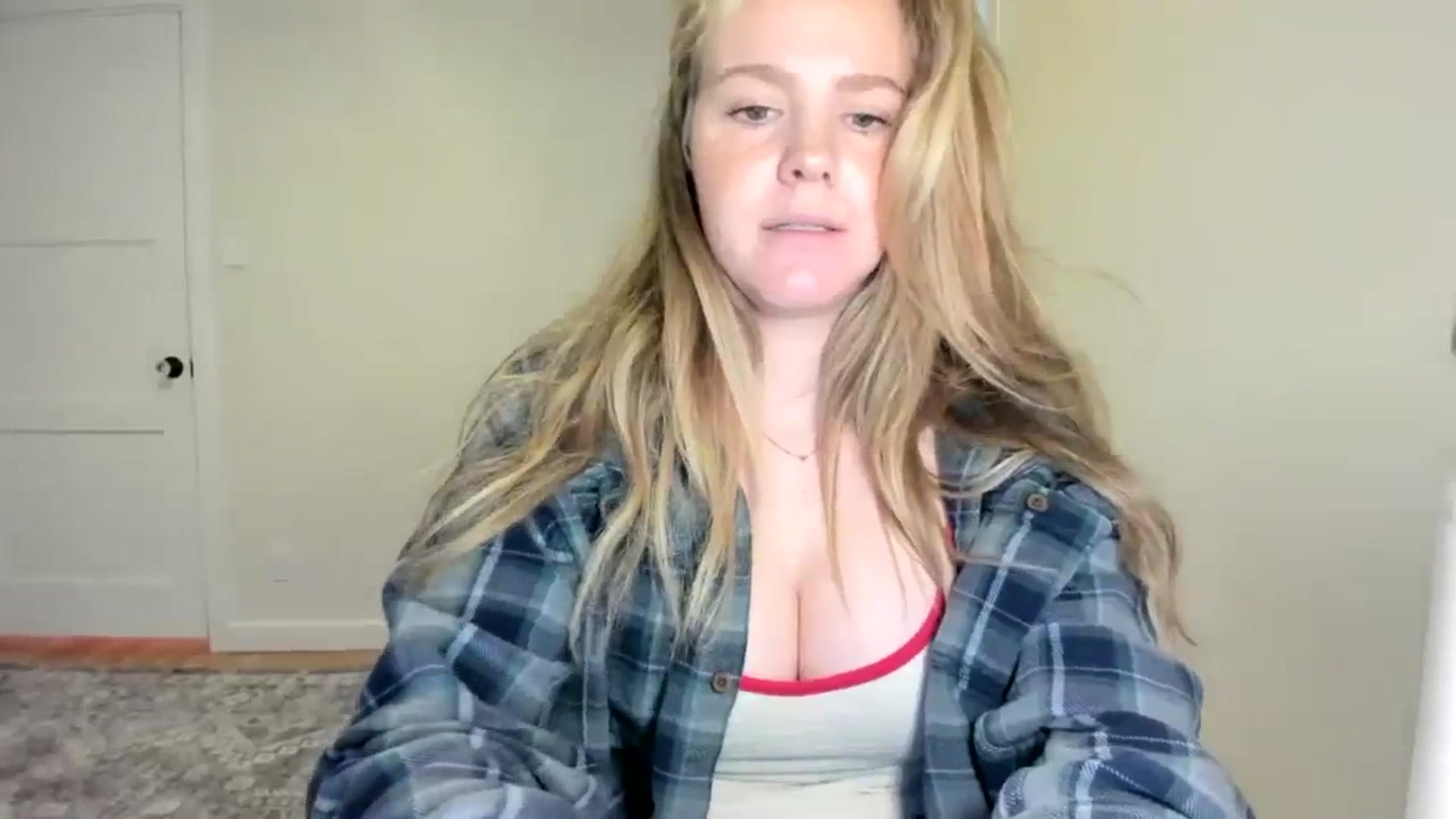 Gallery image thumbnail from KittyKat29's myfreecams stream on, 03/04/2024, 01:27 image 2 of 20