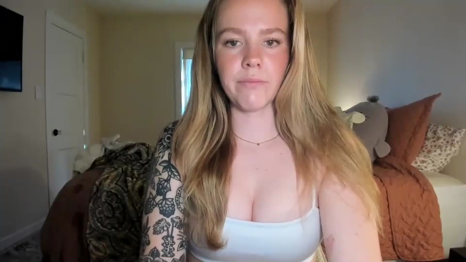 Gallery image thumbnail from KittyKat29's myfreecams stream on, 03/22/2024, 23:53 image 10 of 20