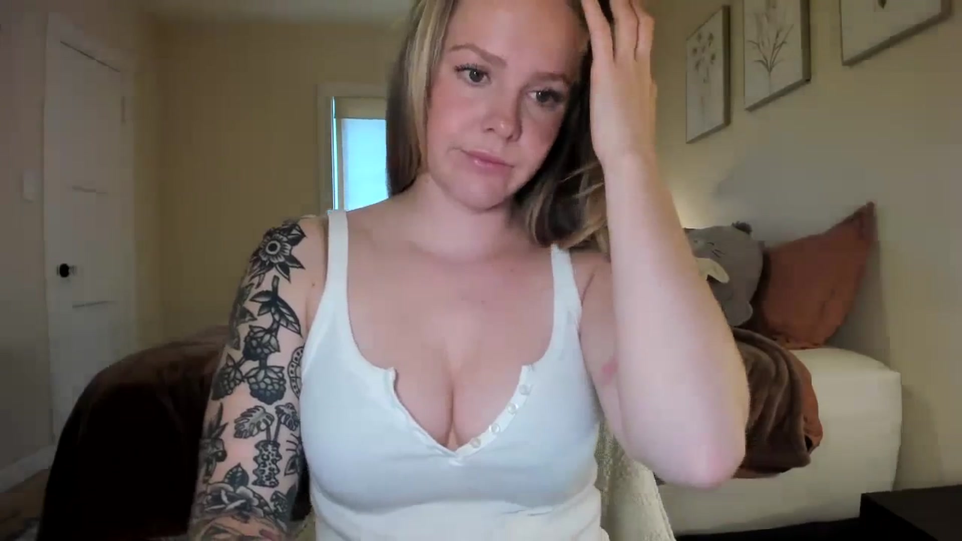 Gallery image thumbnail from KittyKat29's myfreecams stream on, 03/29/2024, 24:24 image 12 of 20