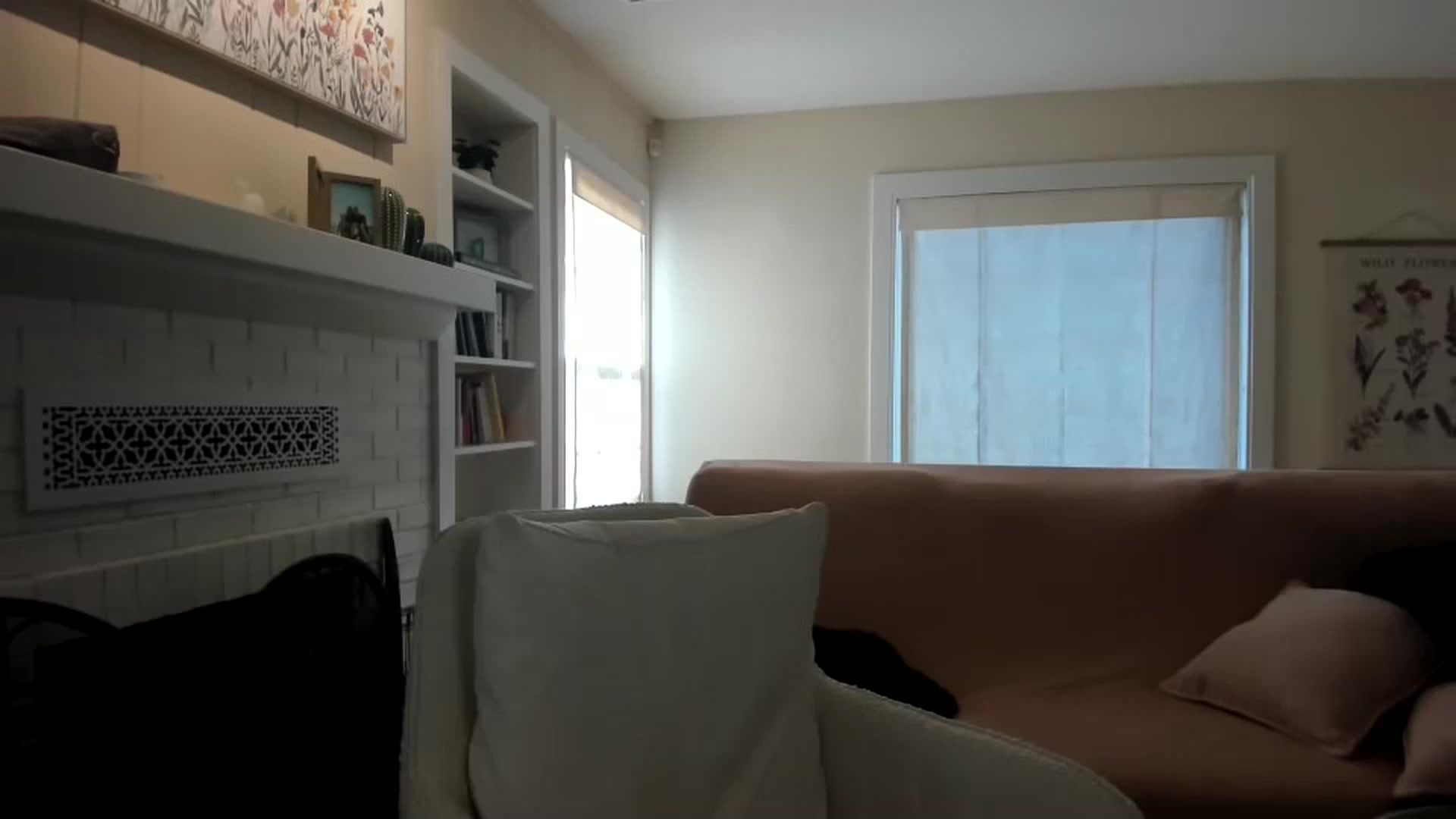Gallery image thumbnail from KittyKat29's myfreecams stream on, 05/08/2024, 24:39 image 10 of 20